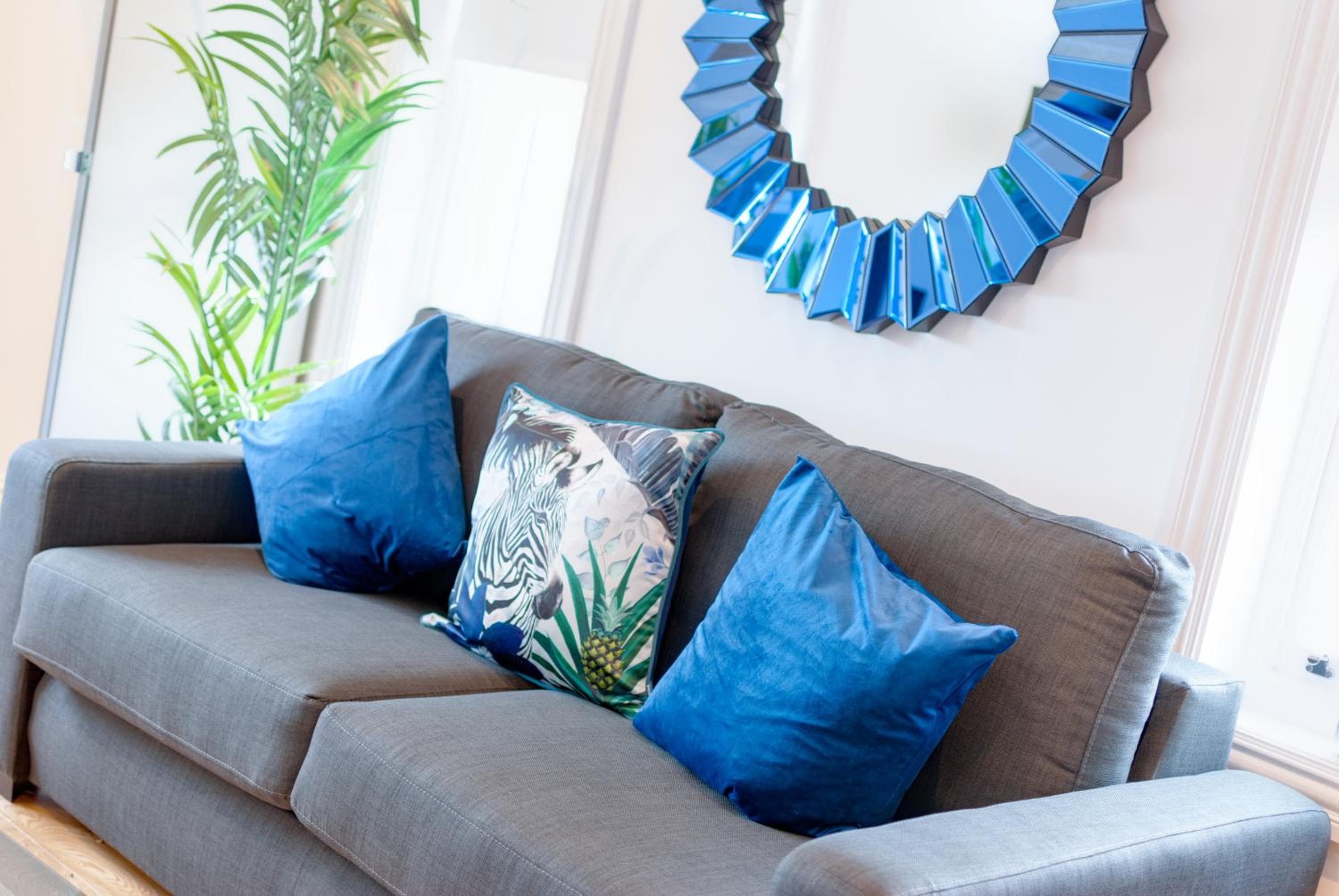 Lounge at 80 by Elite