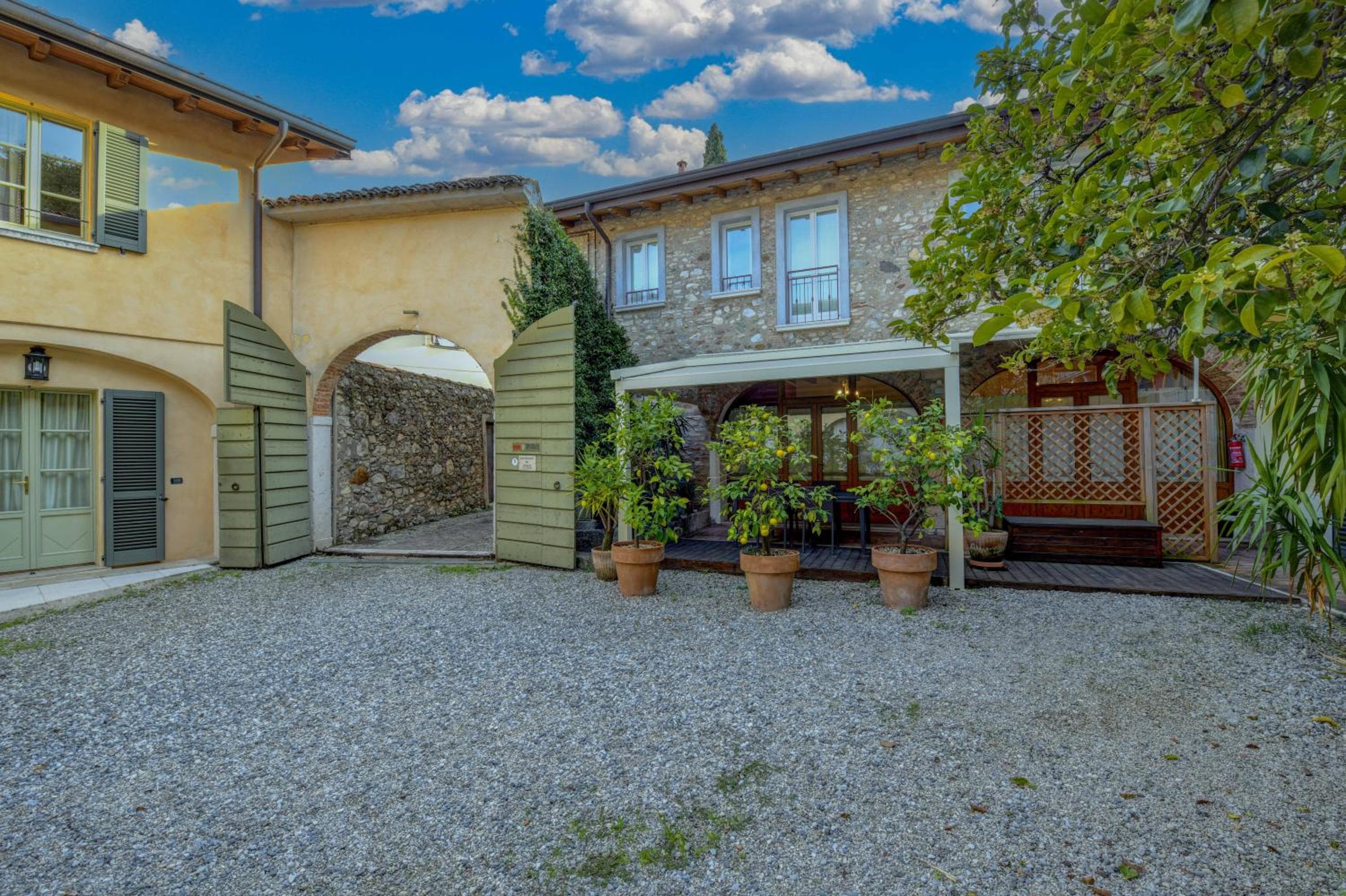 Barchi Resort - Apartments & Suites, San Felice del Benaco