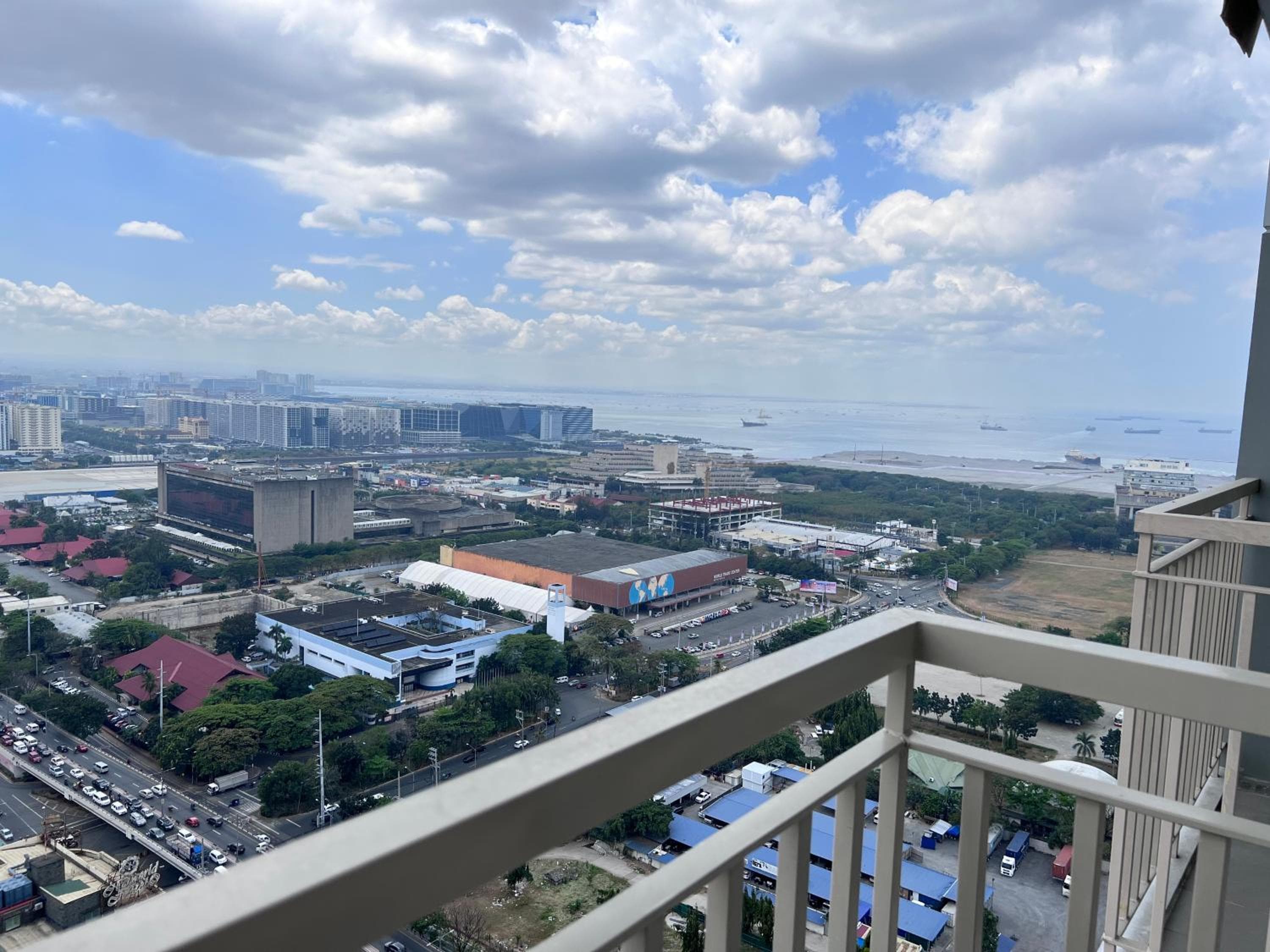 City and Sea view Staycation at Coast Residences, Manila, photo 4