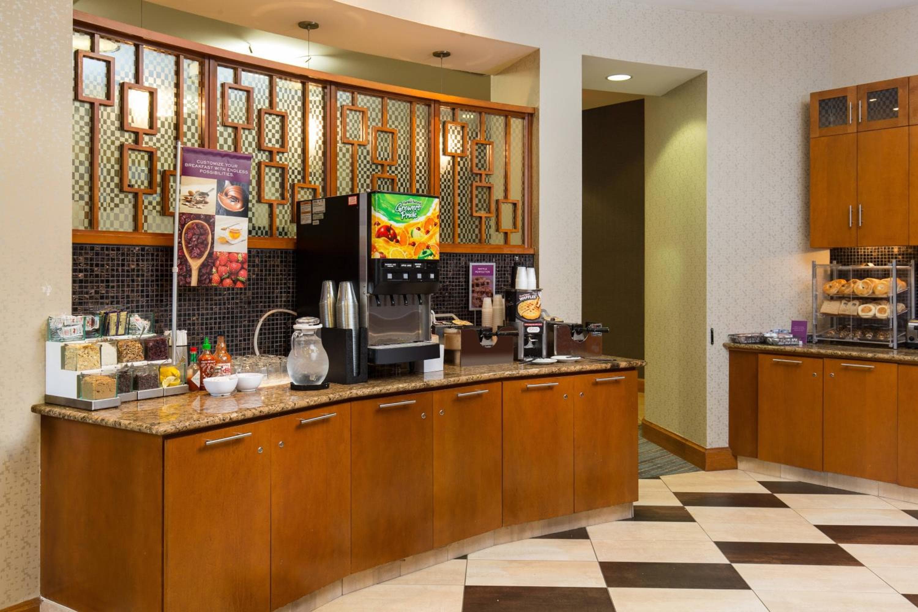 Residence Inn by Marriott Springfield Old Keene Mill, Springfield, photo 3