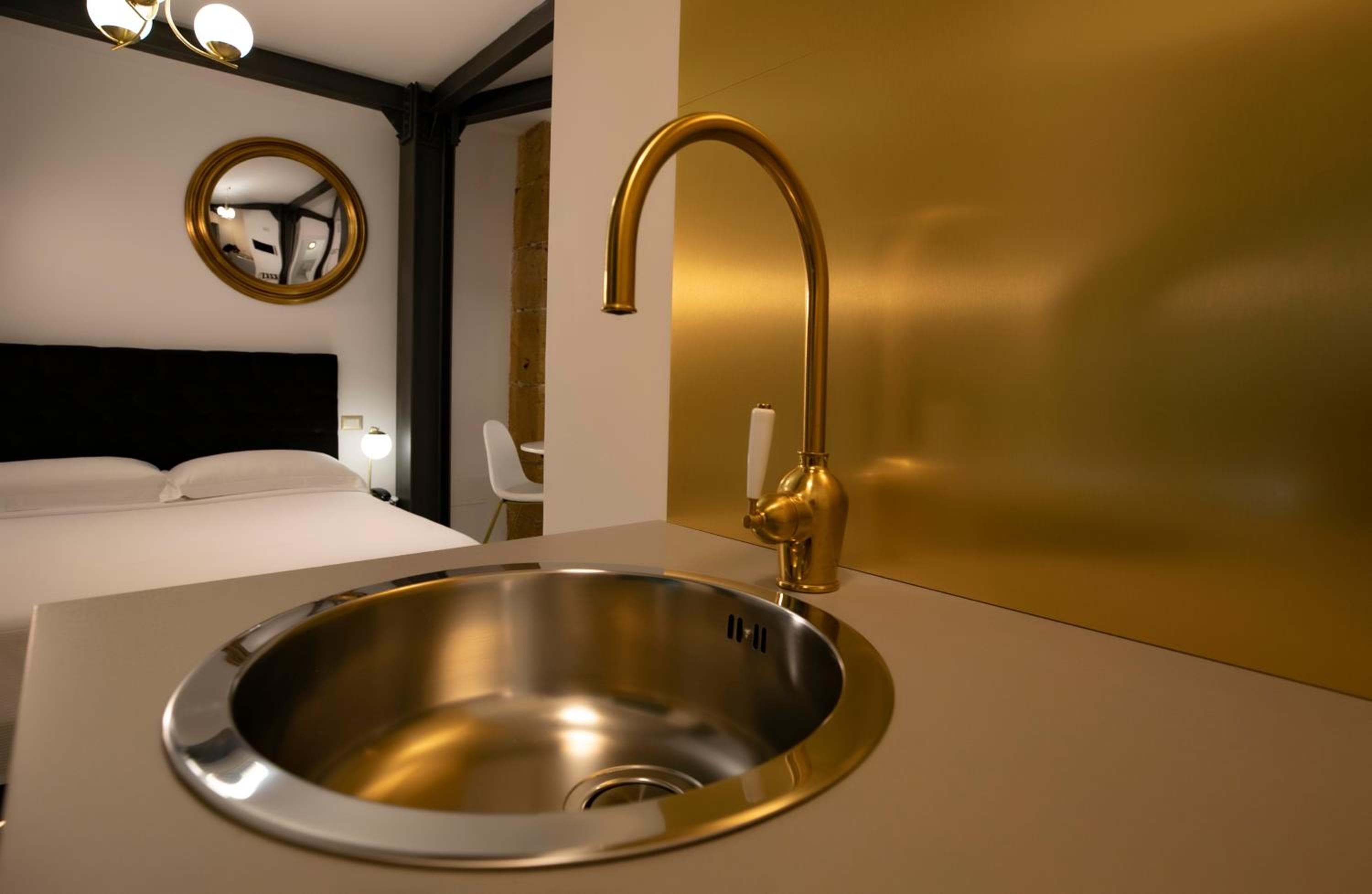 Azzoli Trapani - Apartments&Skypool - Adults Only, Trapani, photo 3