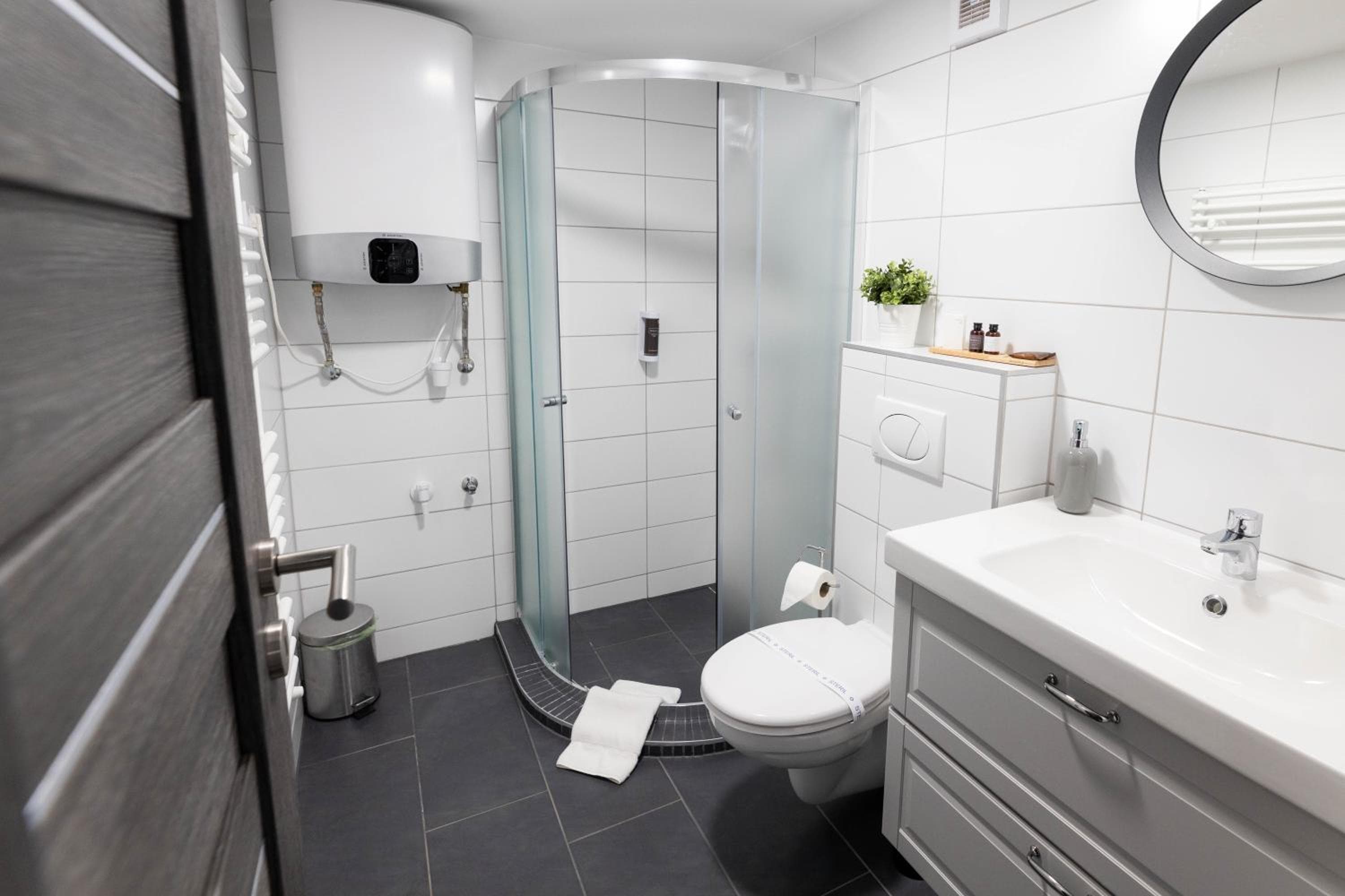 Roomstore Studio Apartments, Eger, photo 3