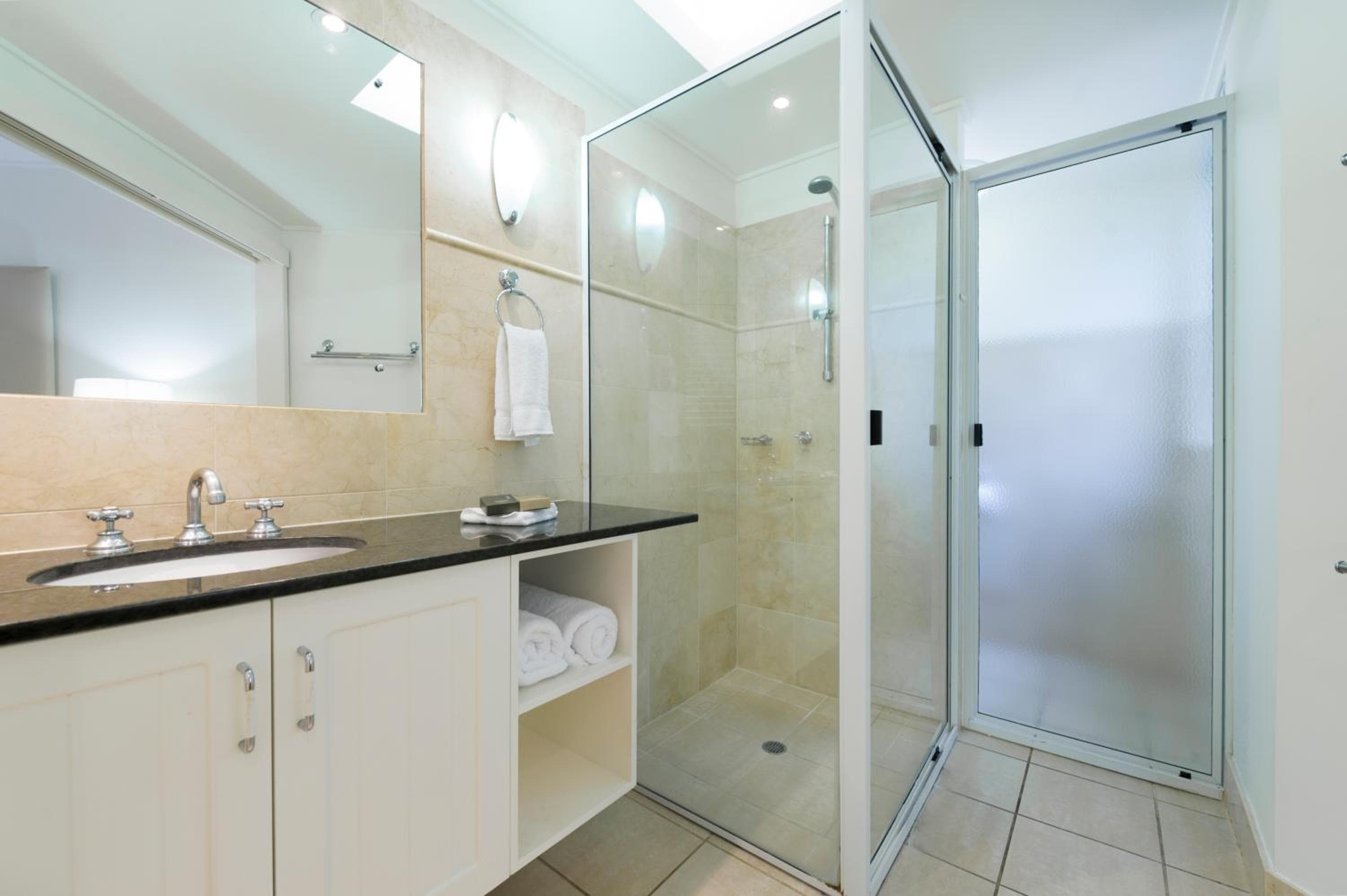 Mandalay Luxury Beachfront Apartments, Port Douglas, photo 4
