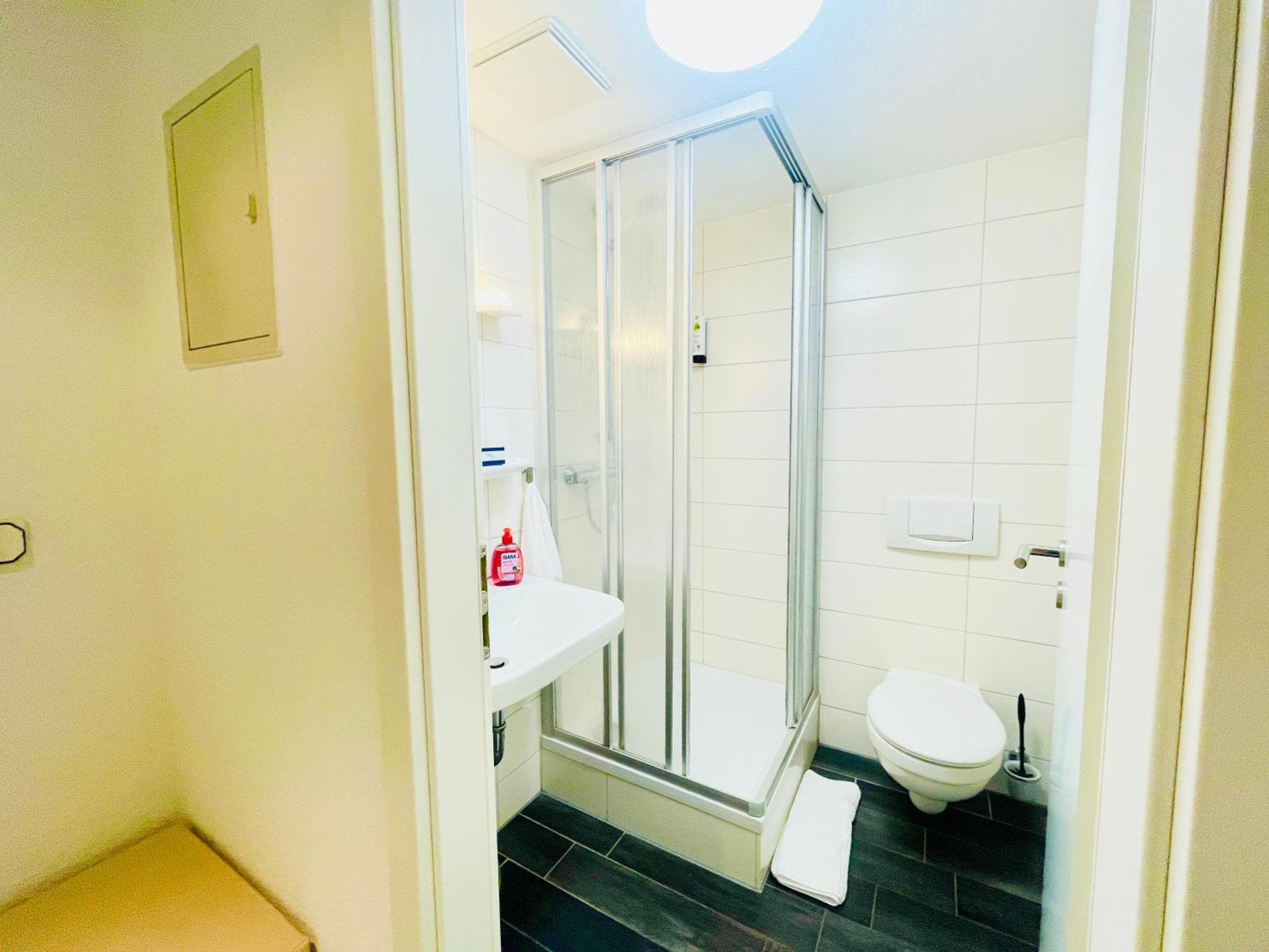 Bathroom at Apartmenthaus am Dom - Zentrum & Ruhige Lage, Perfekt für Business Trip, Auch für Familie, Viel Platz mit Küche