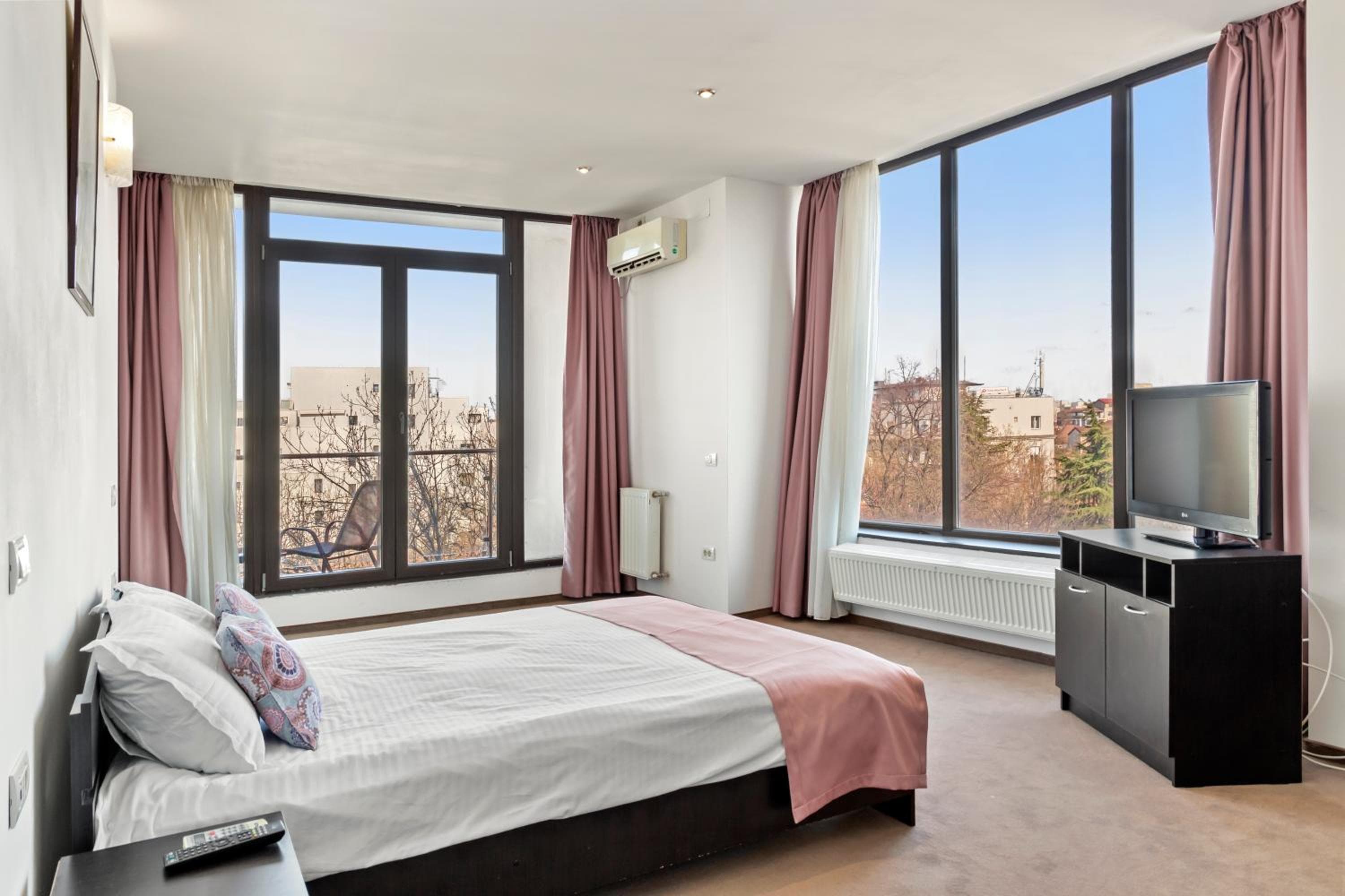 Uni88 ApartHotel, Bucharest, photo 2