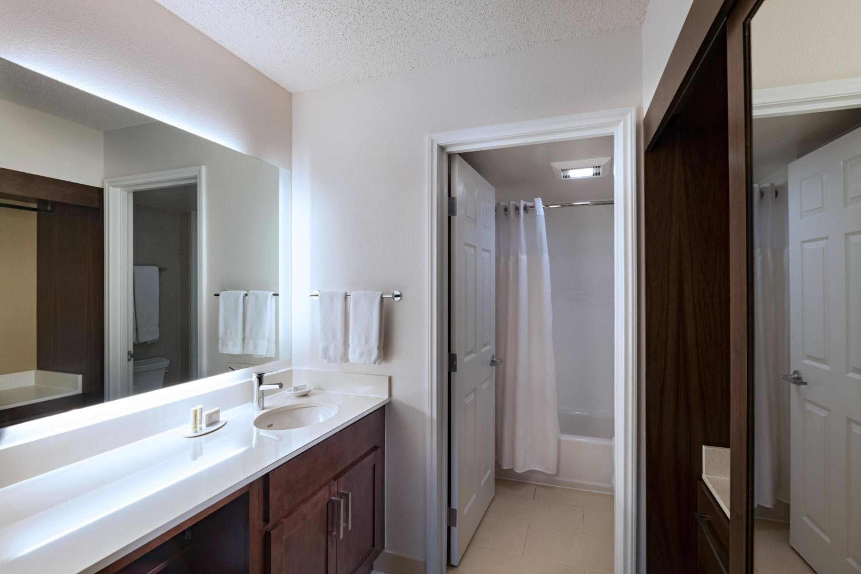 Residence Inn by Marriott Austin The Domain Area, Austin, photo 6