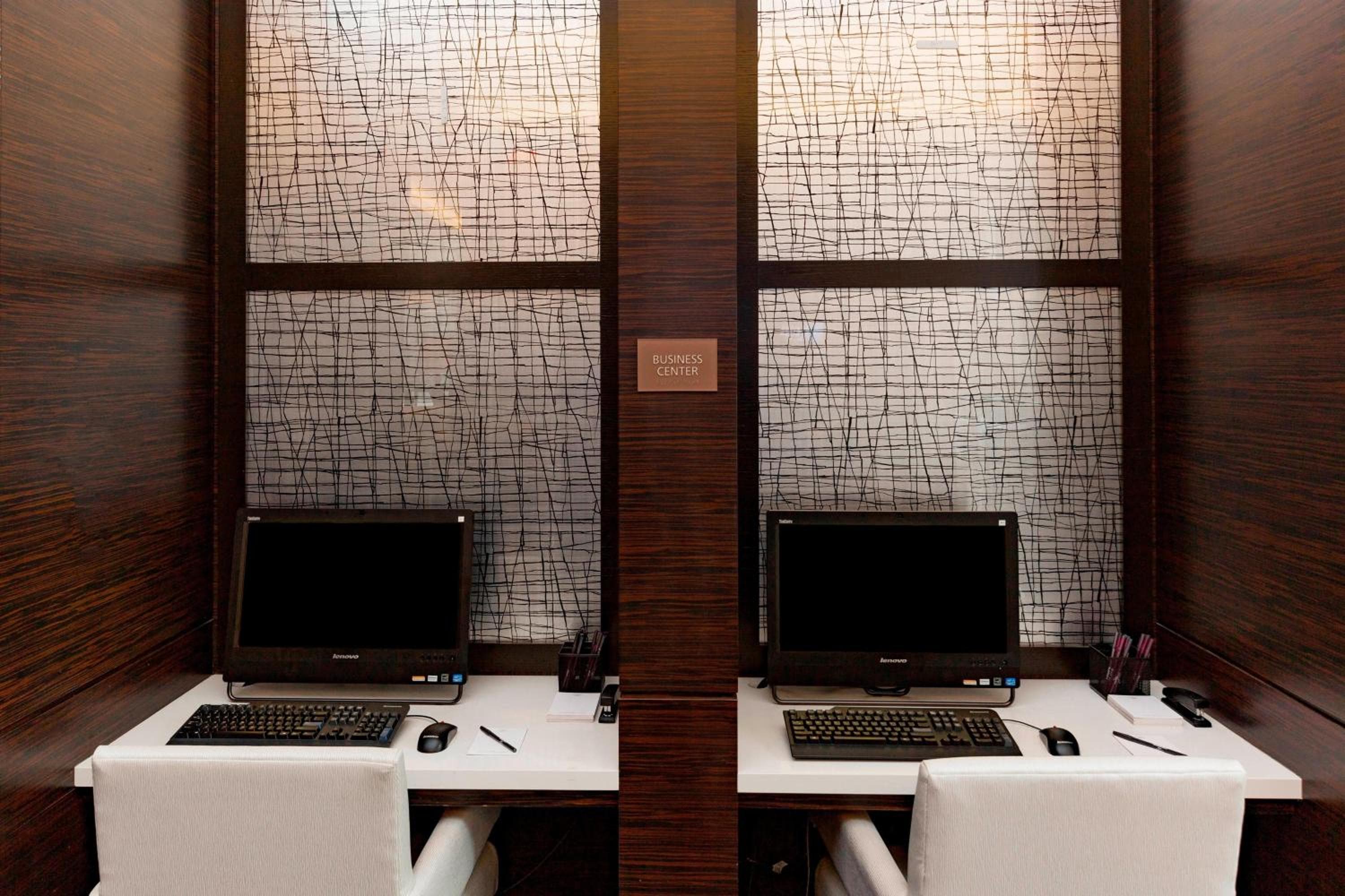 Residence Inn by Marriott New York Manhattan/Central Park, New York, photo 3