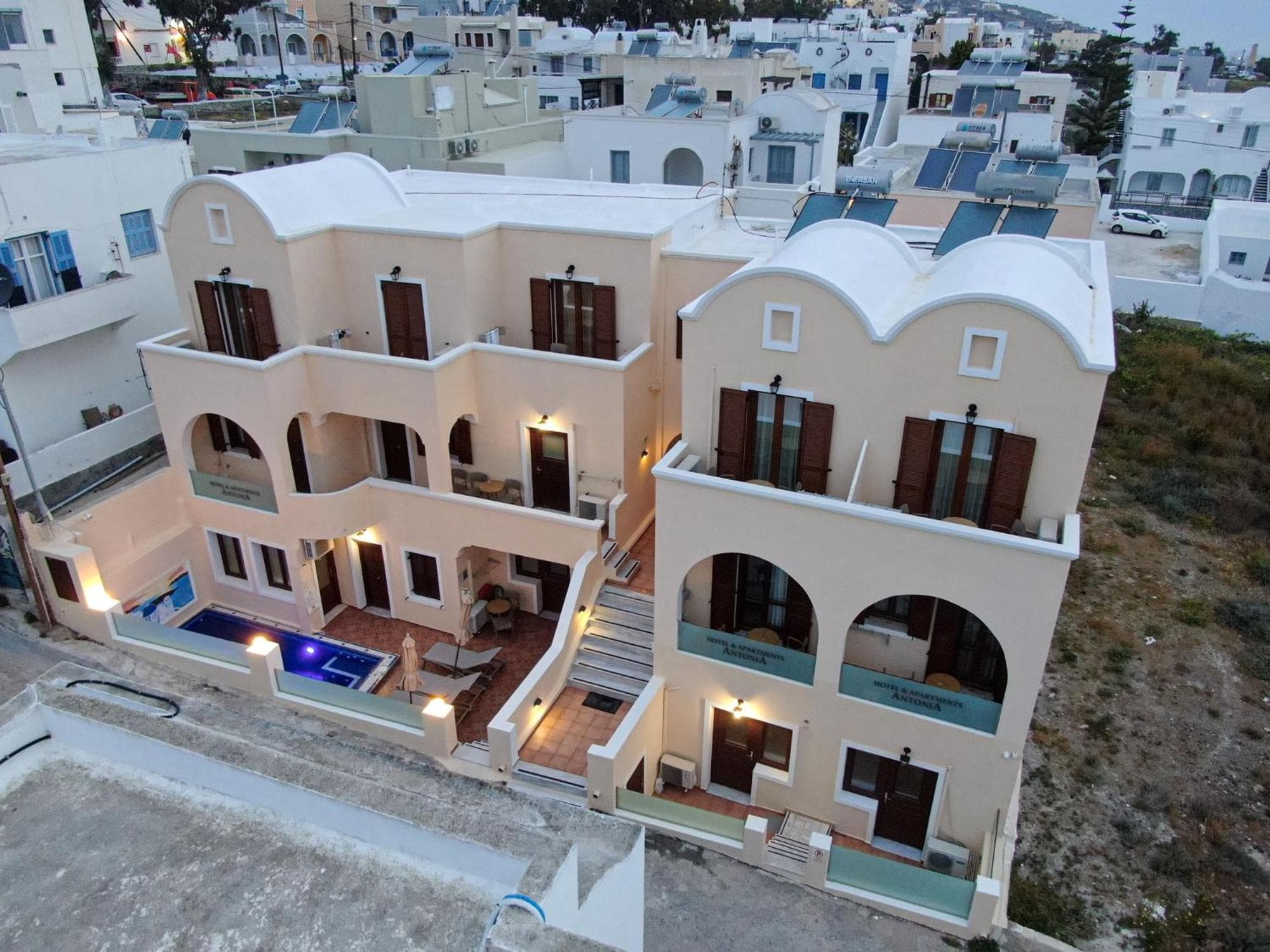 Antonia Apartments, Fira
