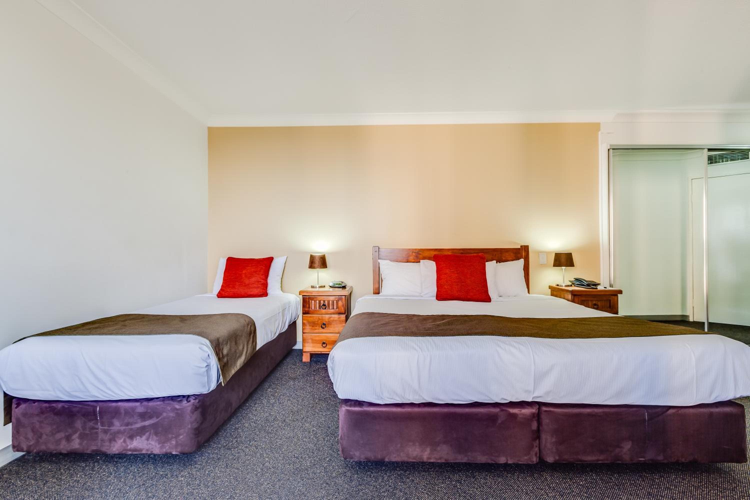 Hillcrest Apartment Hotel (formerly Central Hillcrest Apartments), Brisbane, photo 4