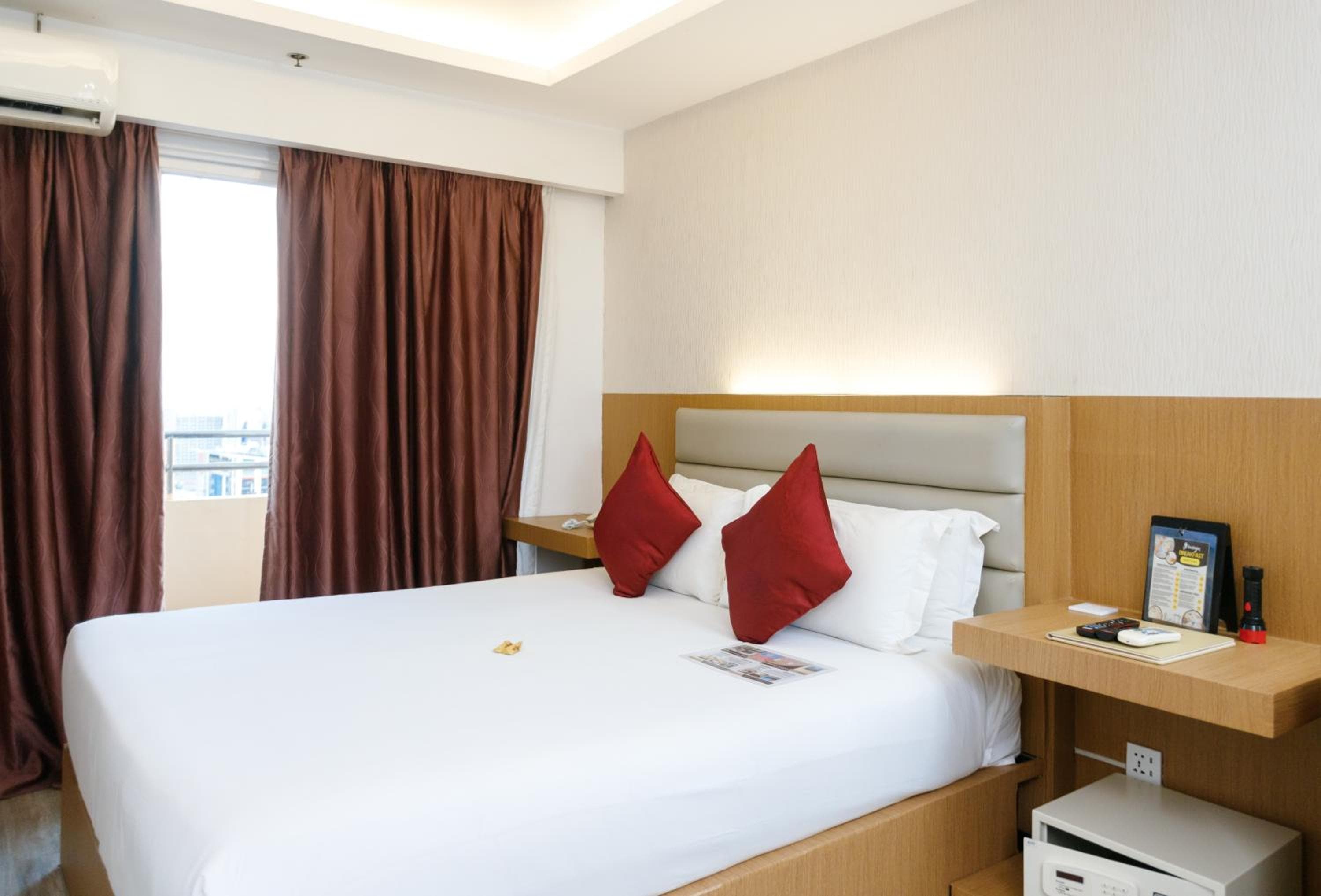 Regency Grand Suites, photo 1