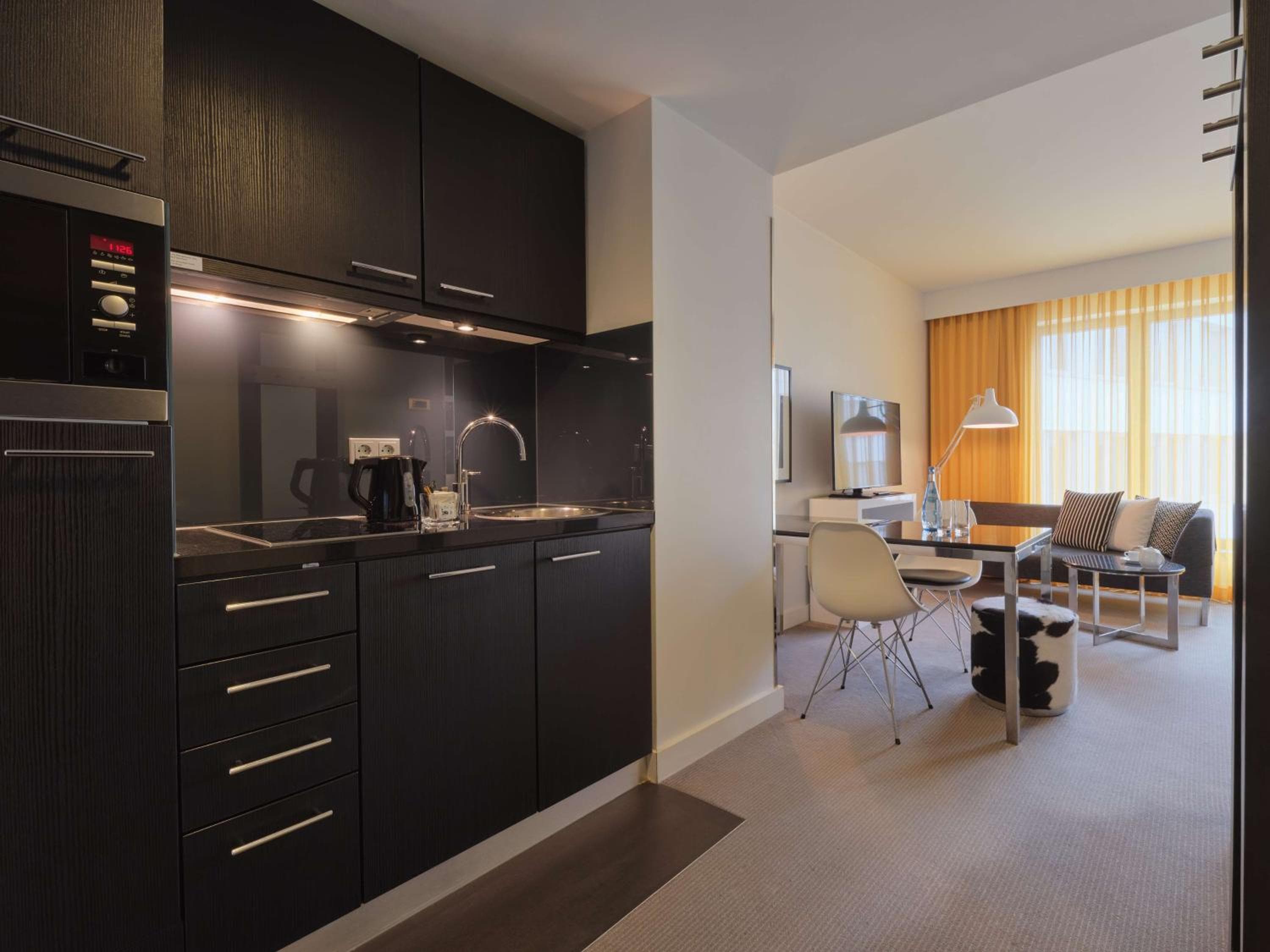 Adina Apartment Hotel Berlin Hackescher Markt, Berlin, photo 4