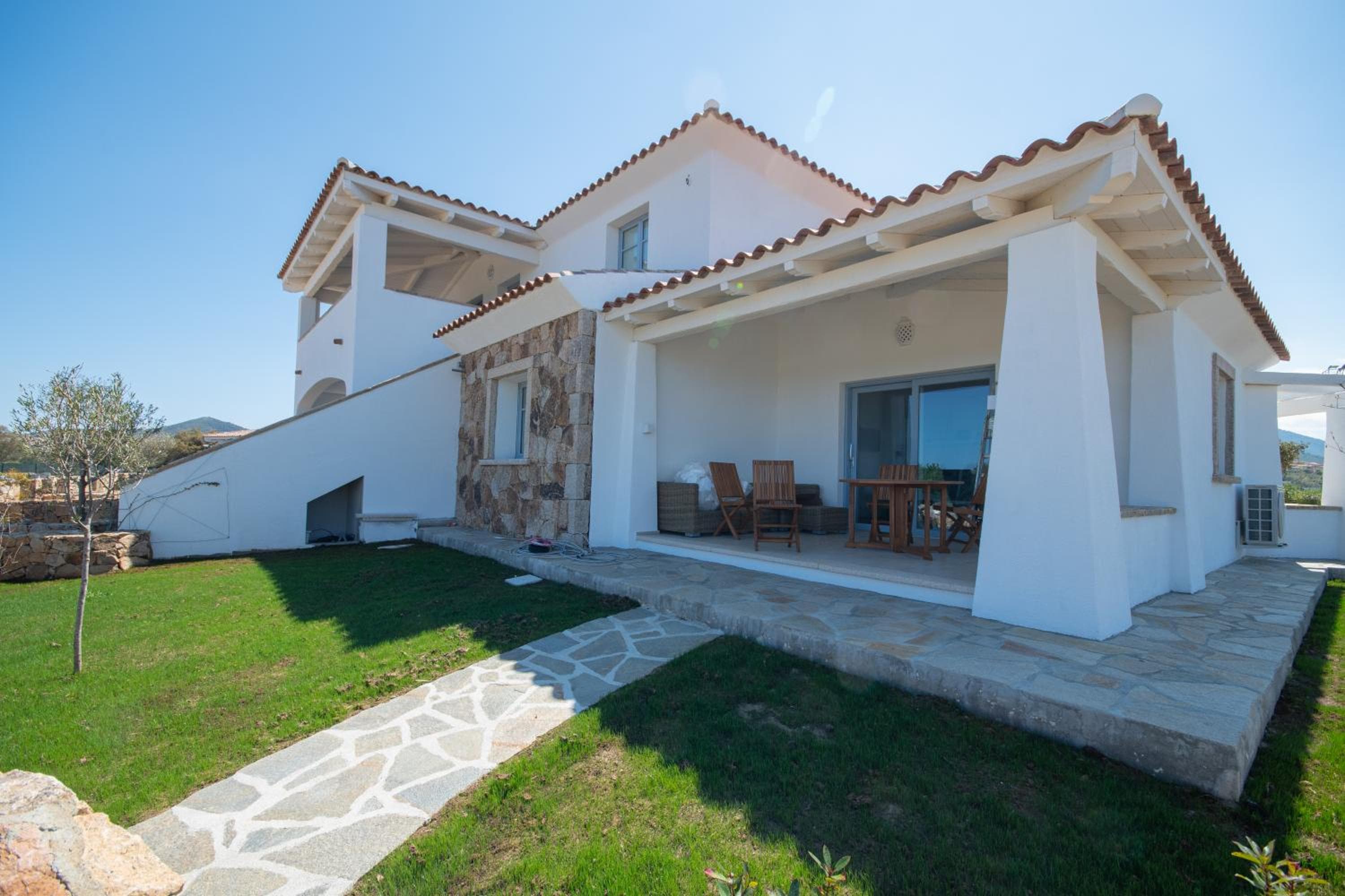 ENAJA - Retreat, Budoni