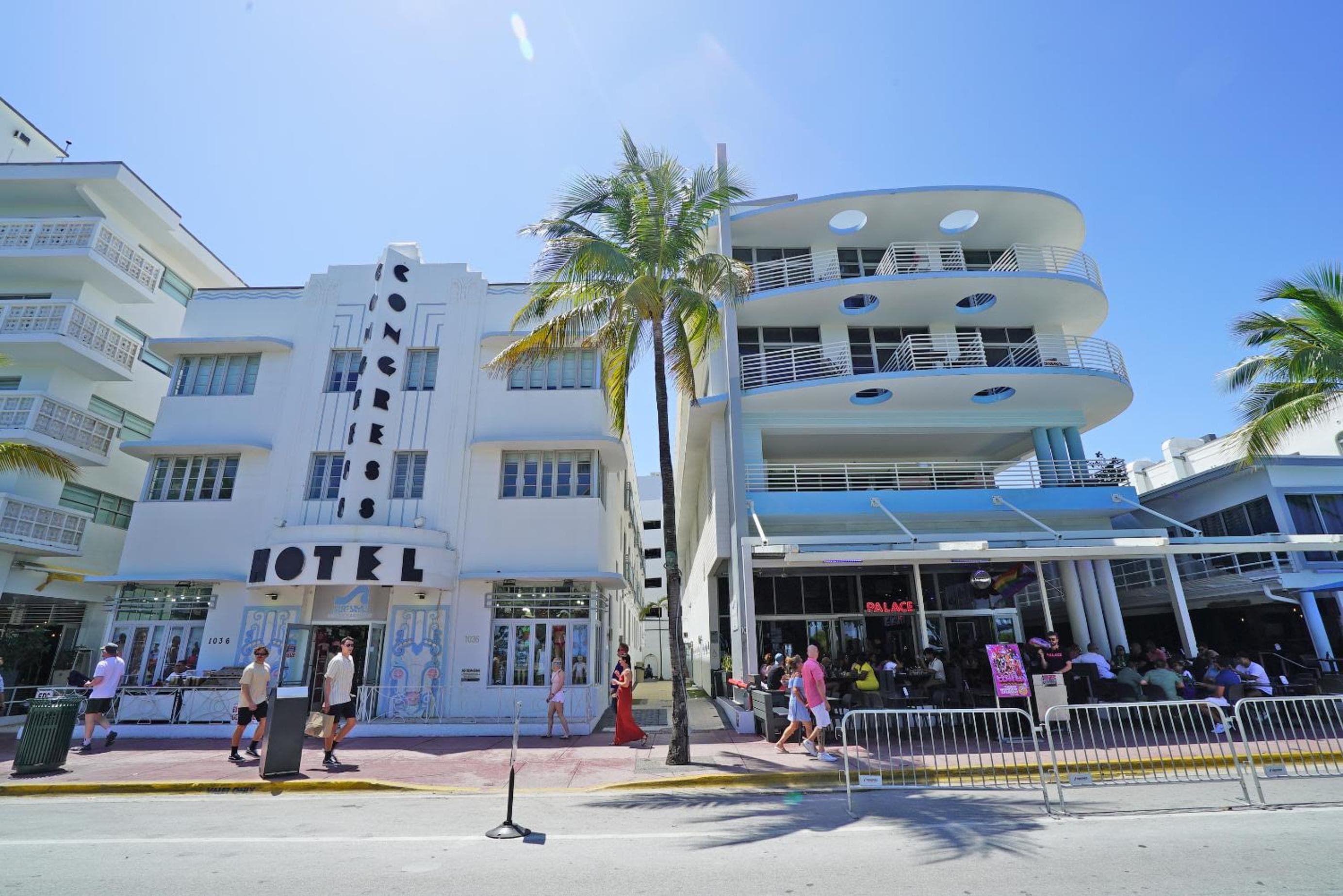 Deluxe apartments at the Congress, Miami Beach