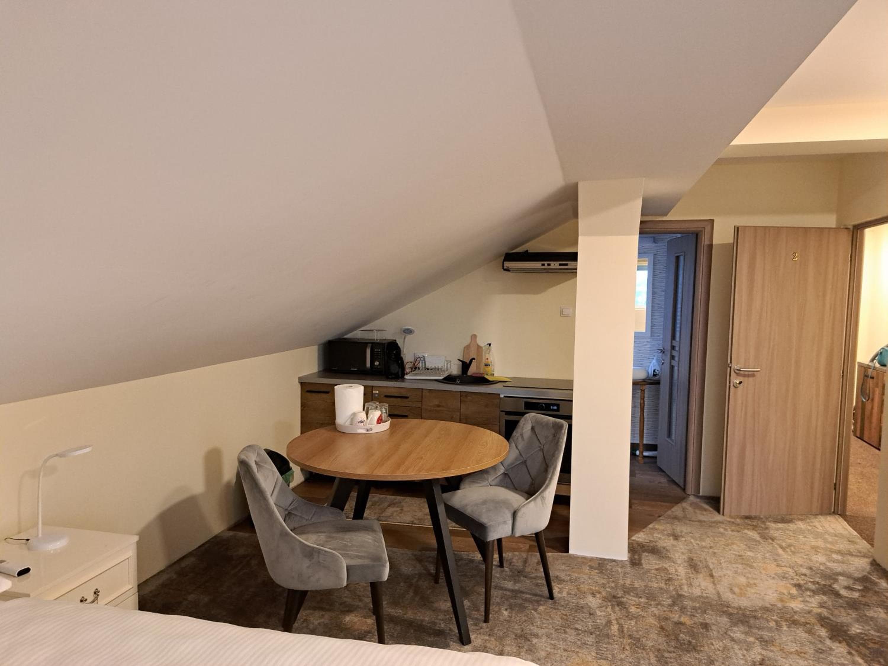 Casa Livia PP Aparthotel, Oradea, photo 2