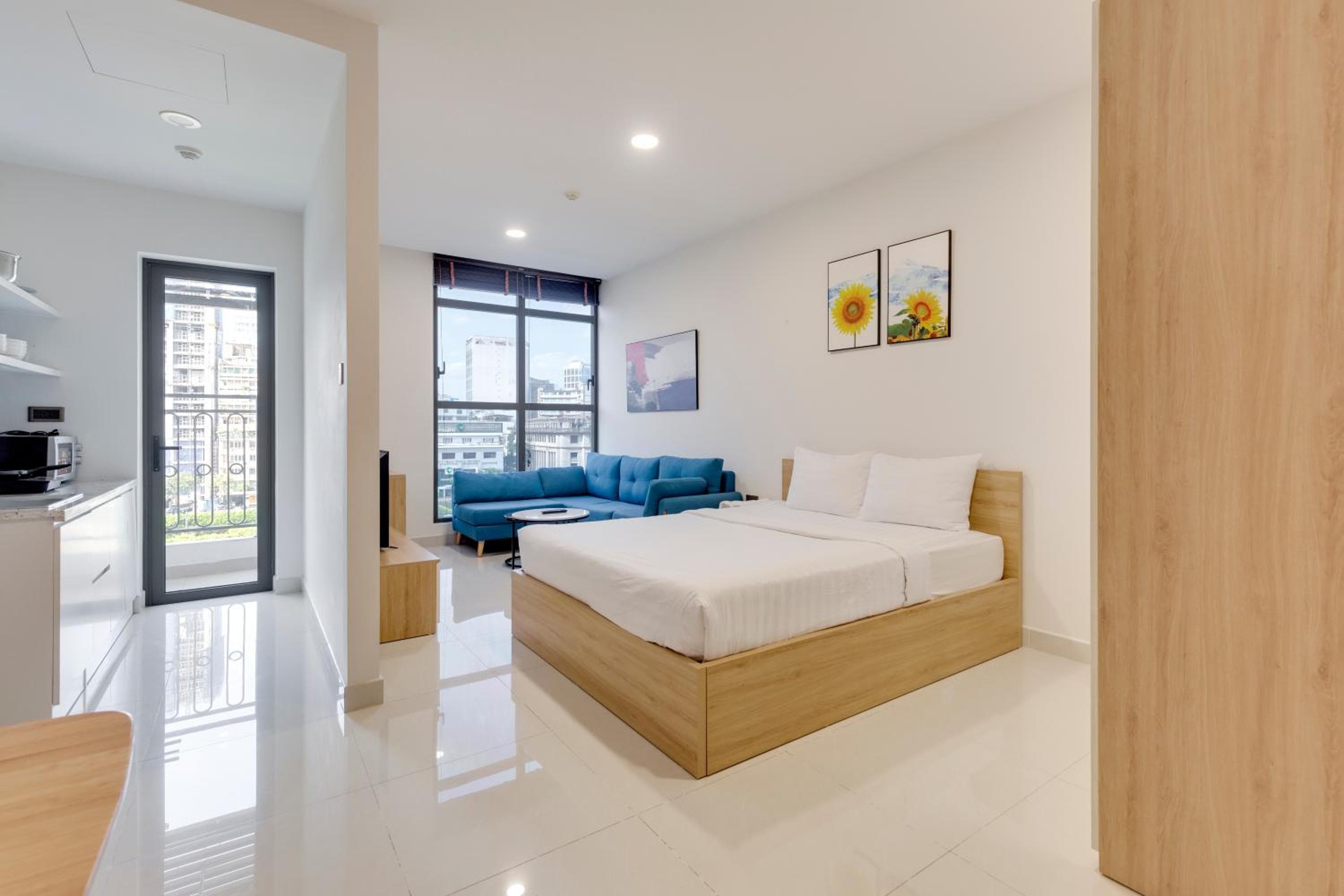 Smile Home - Saigonroyal - Tresor Apartment - center District 4, photo 3