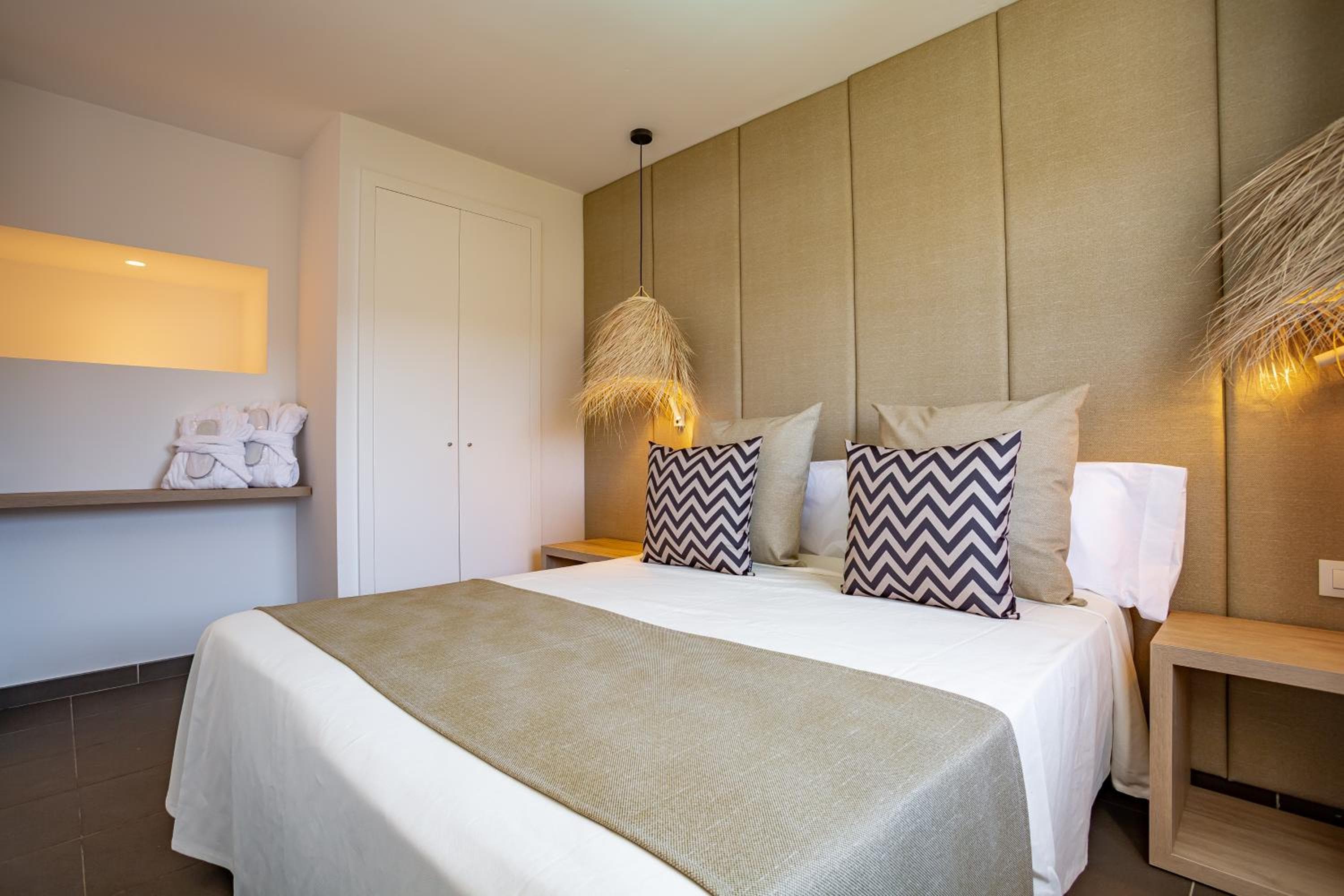 Migjorn Ibiza Suites & Spa, Playa d'en Bossa, photo 2
