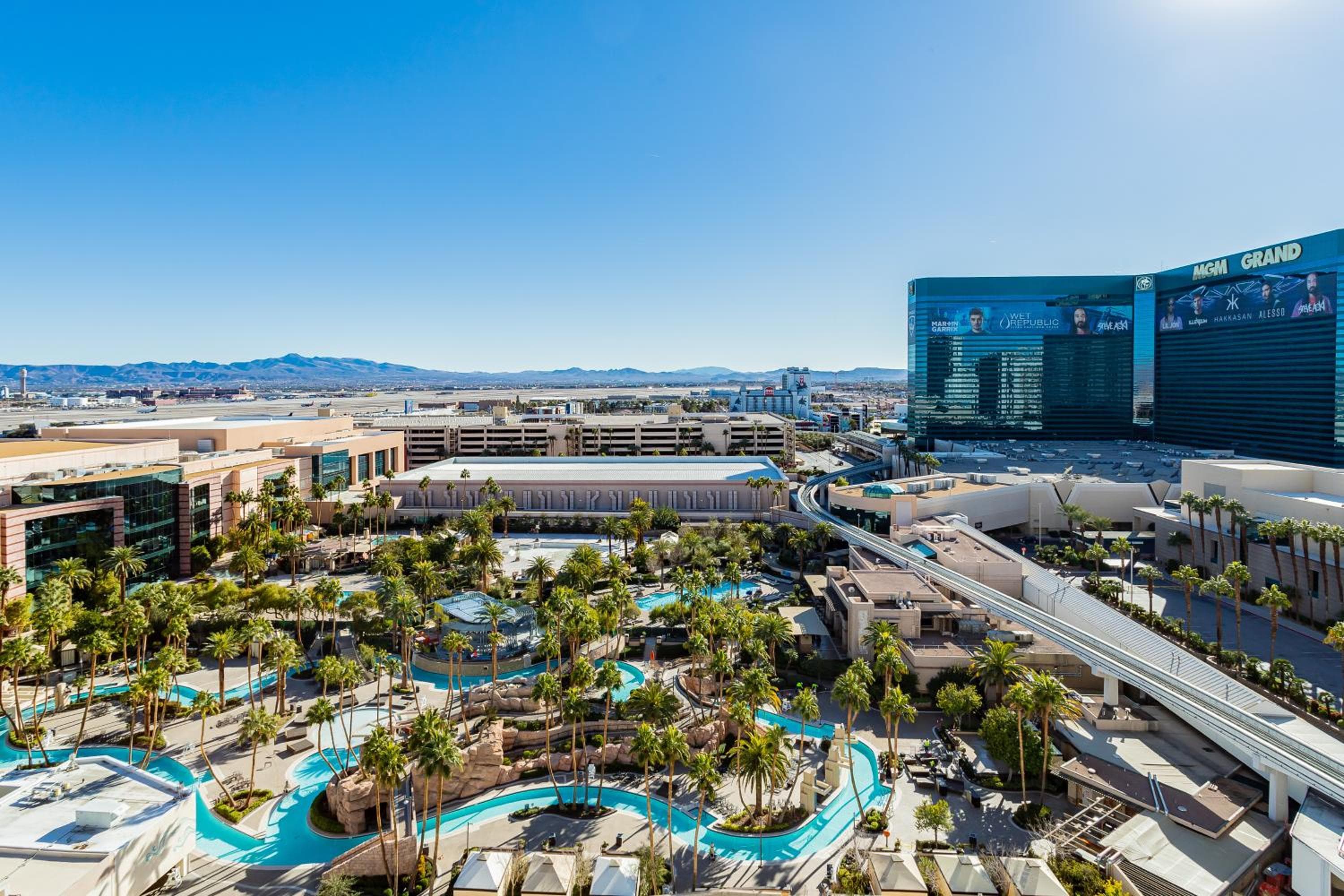 MGM Signature, Centrally Located, Strip Views NO RESORT FEE, Las Vegas, photo 3