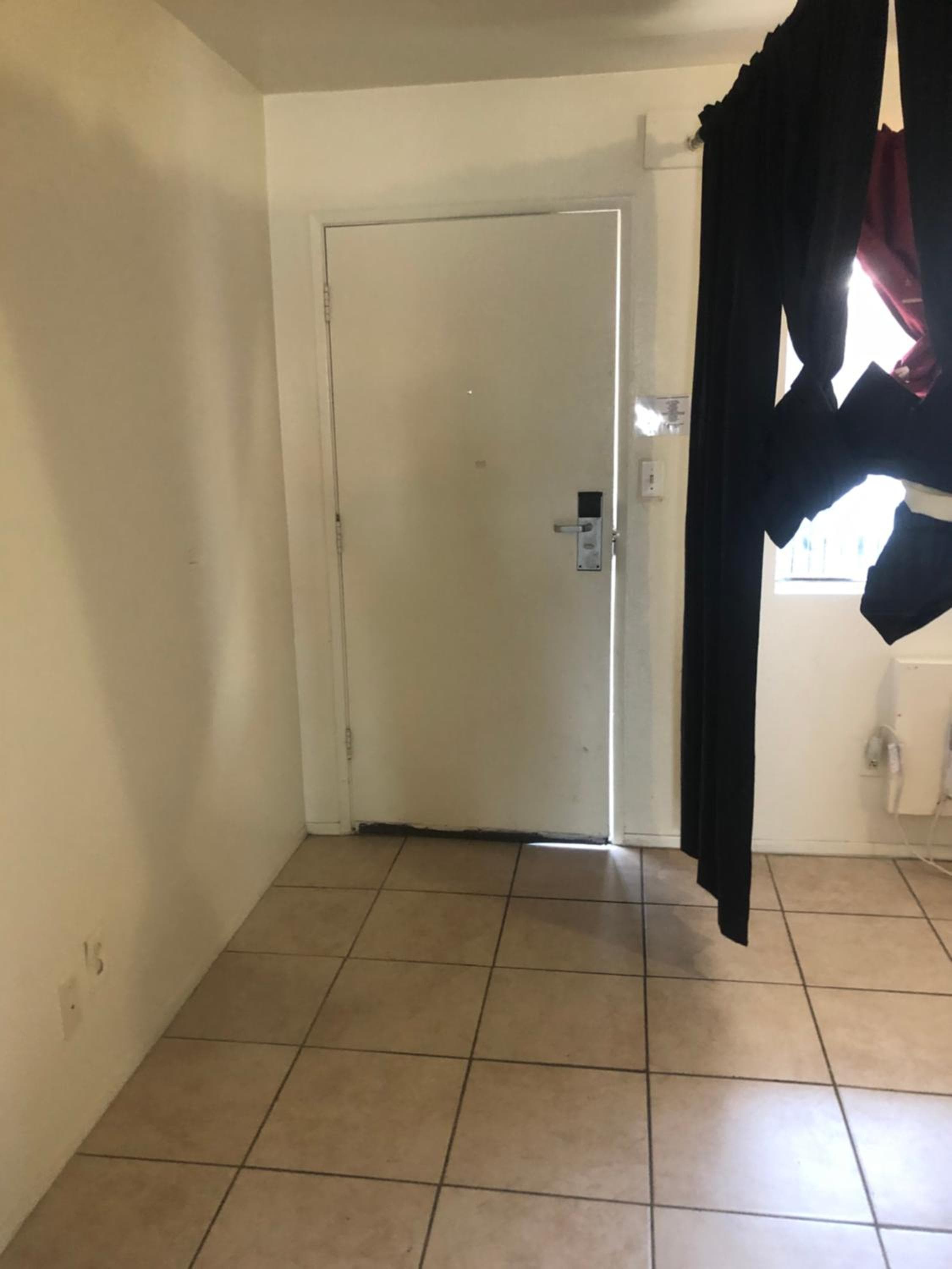 Crown Inn & Suites, Spring Valley, photo 3
