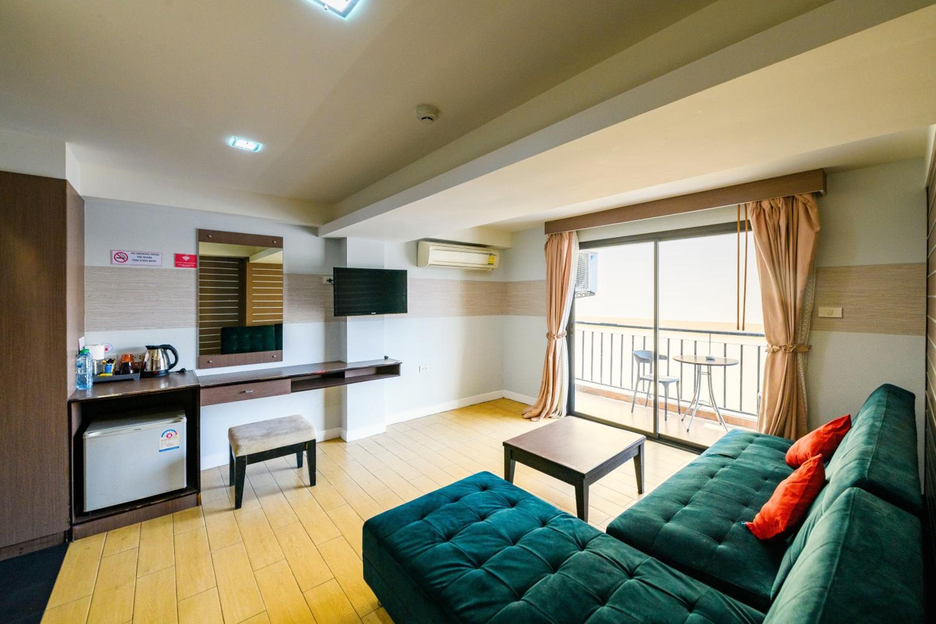 Scandia Beach Hotel - Soi 7 Best Location - 200m to Beach next to Food Market, Jomtien Beach, photo 3