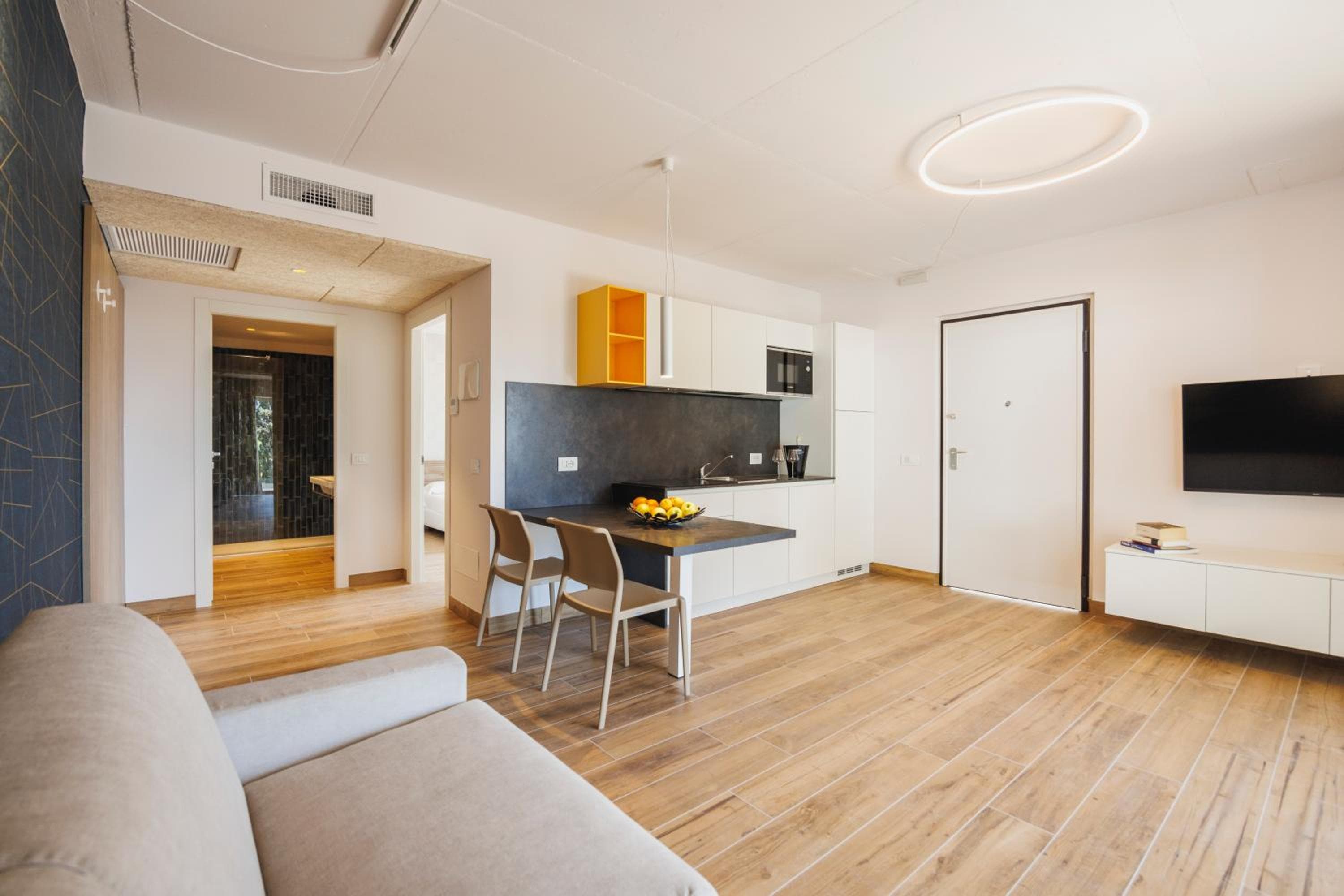 Lake Side Suites, Riva del Garda, photo 2