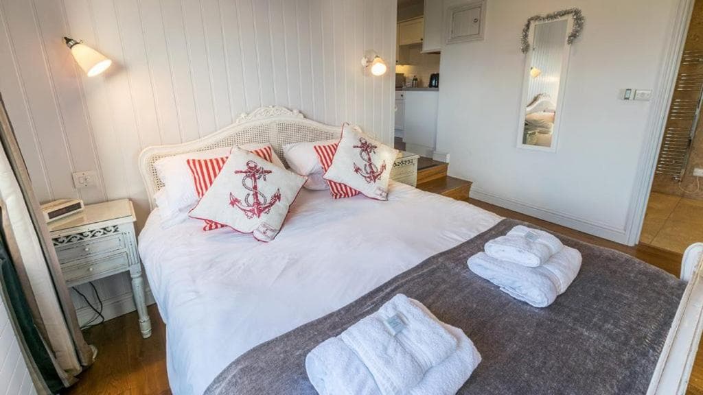 Chesil Beach Lodge Burton Bradstock Dorset DT64RJ, Bridport, photo 6