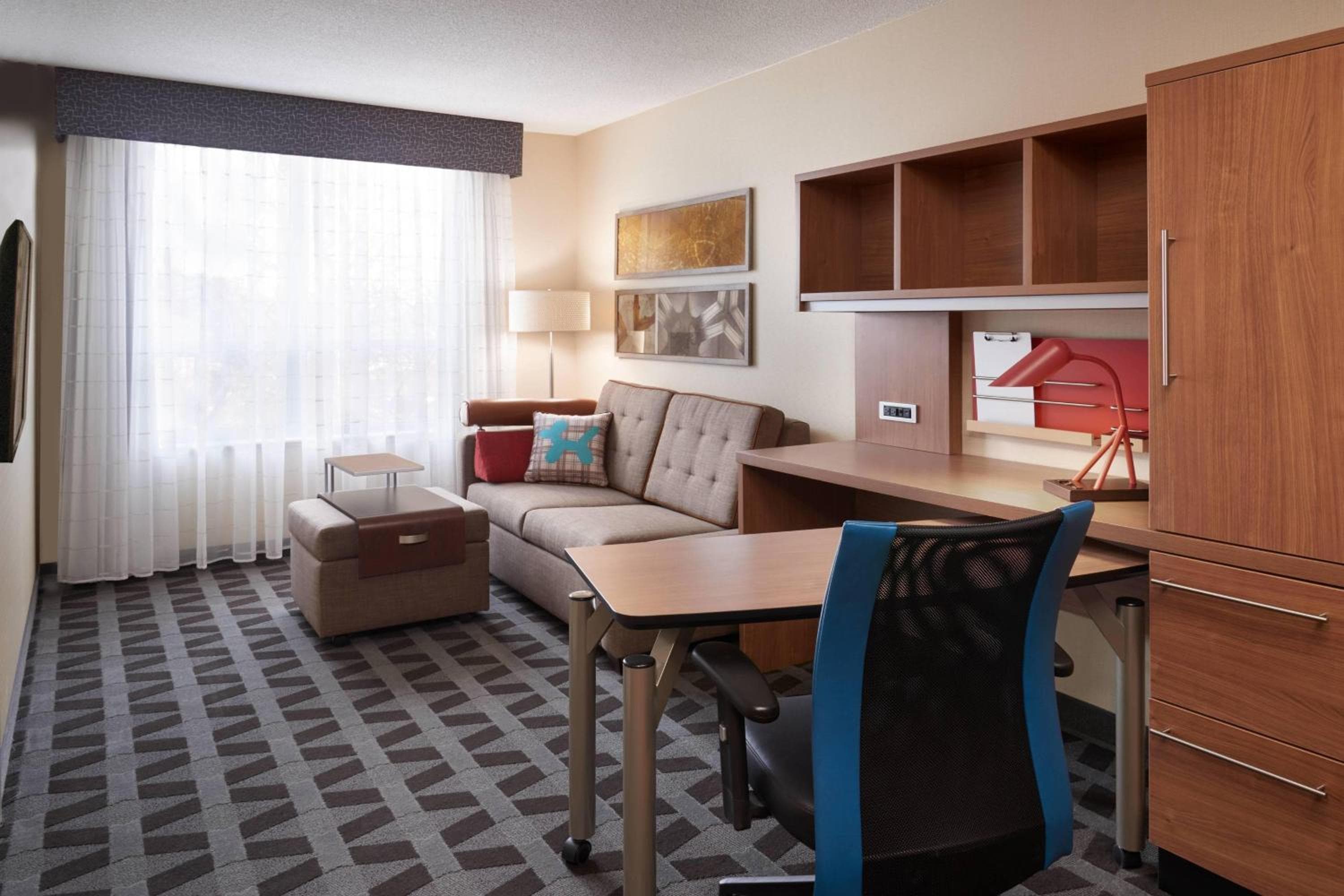 TownePlace Suites by Marriott Windsor, Windsor, photo 2