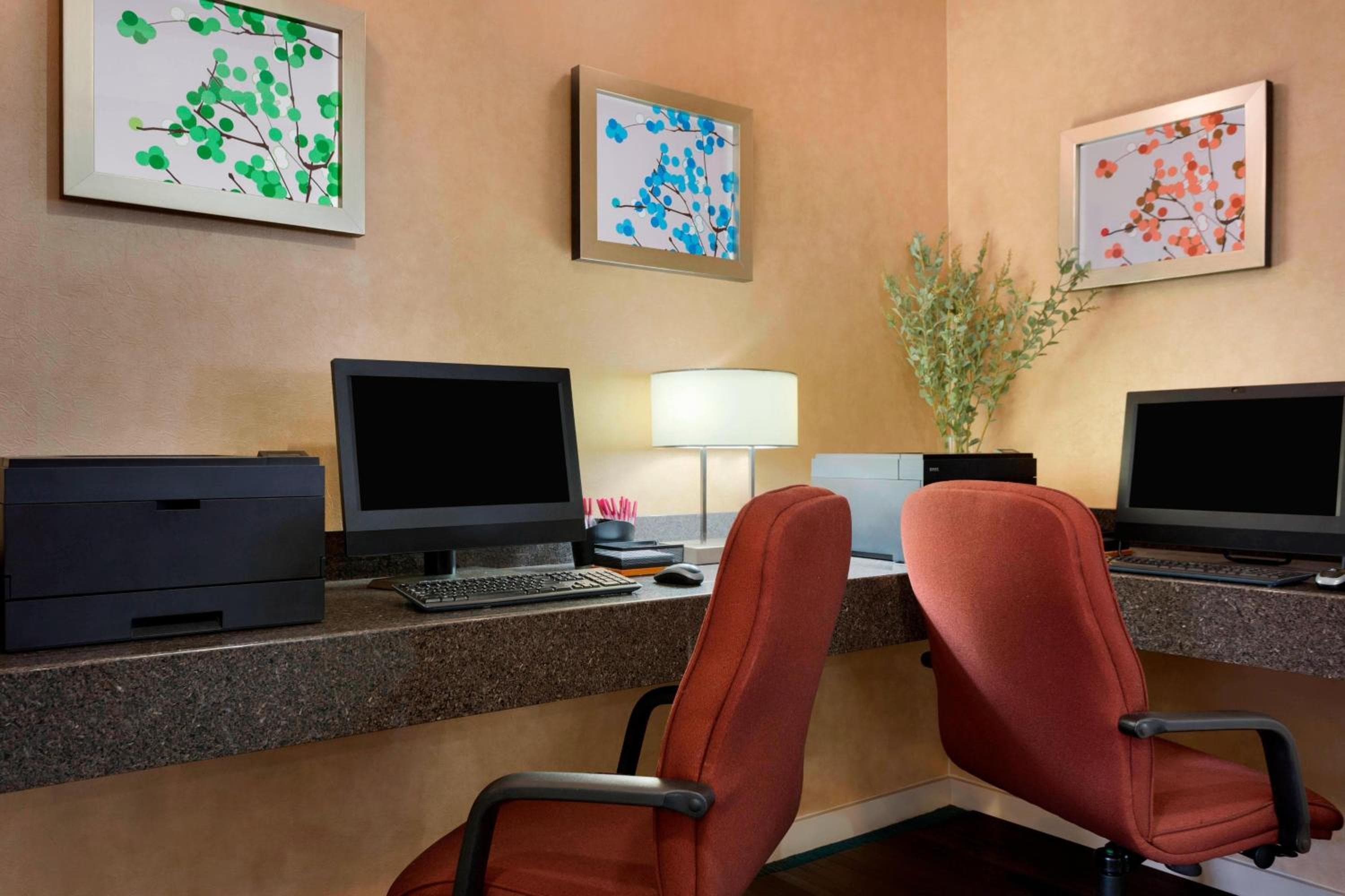 Residence Inn by Marriott Houston The Woodlands/Lake Front Circle, Spring, photo 3