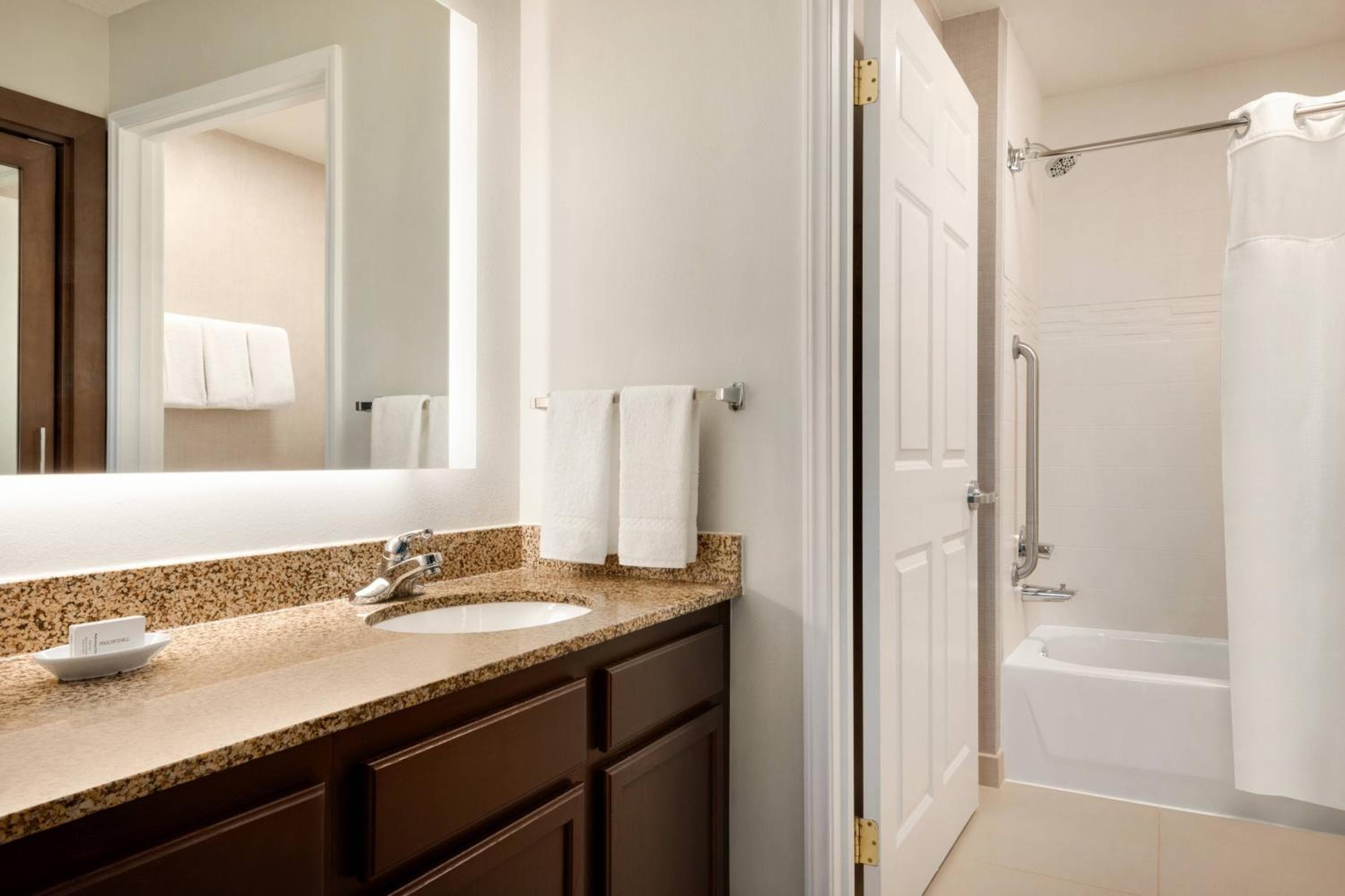 Residence Inn by Marriott West Springfield, West Springfield, photo 2