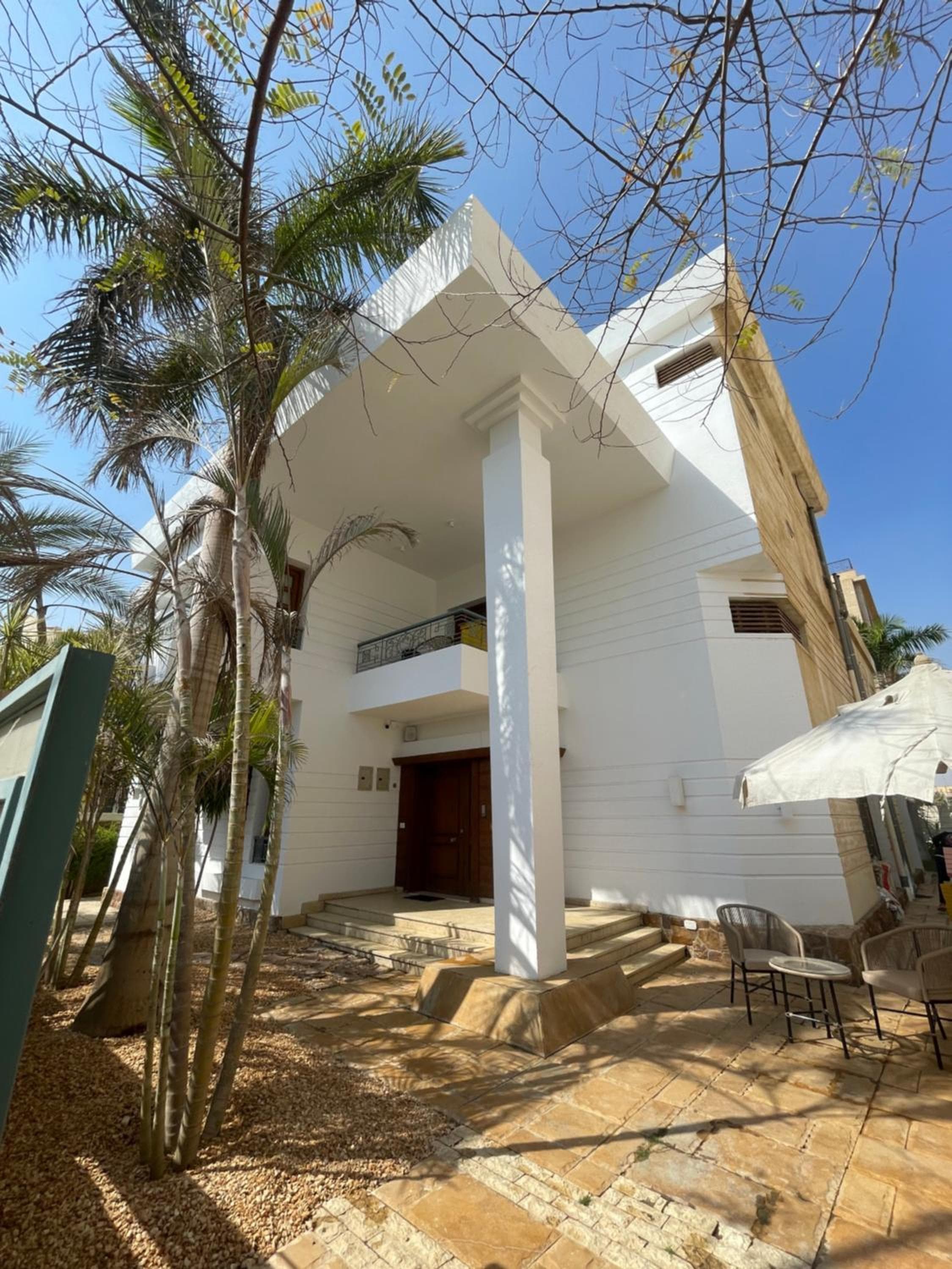 Livingville Nine, Cairo