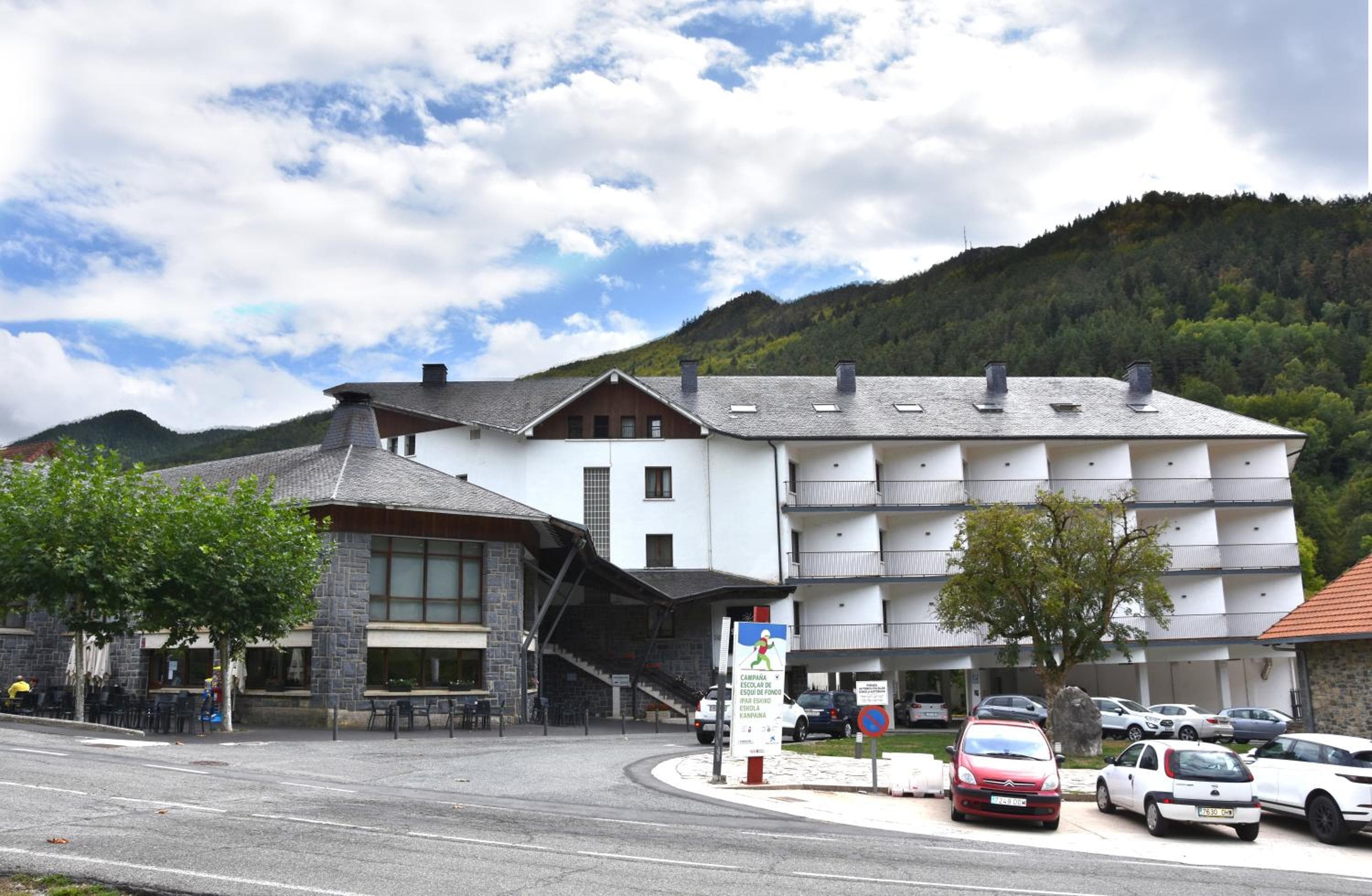 Hotel y Apartamentos SNÖ Isaba, Isaba