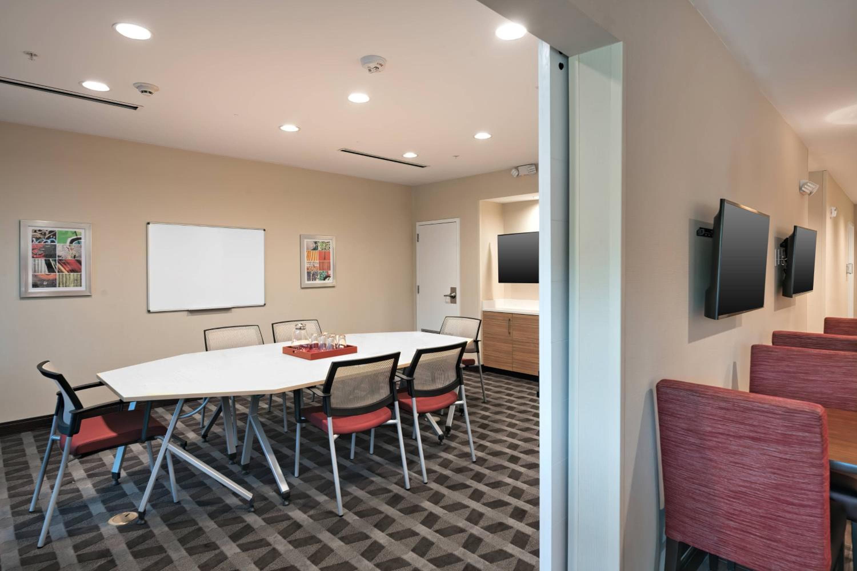 TownePlace Suites by Marriott Austin South, Austin, photo 4