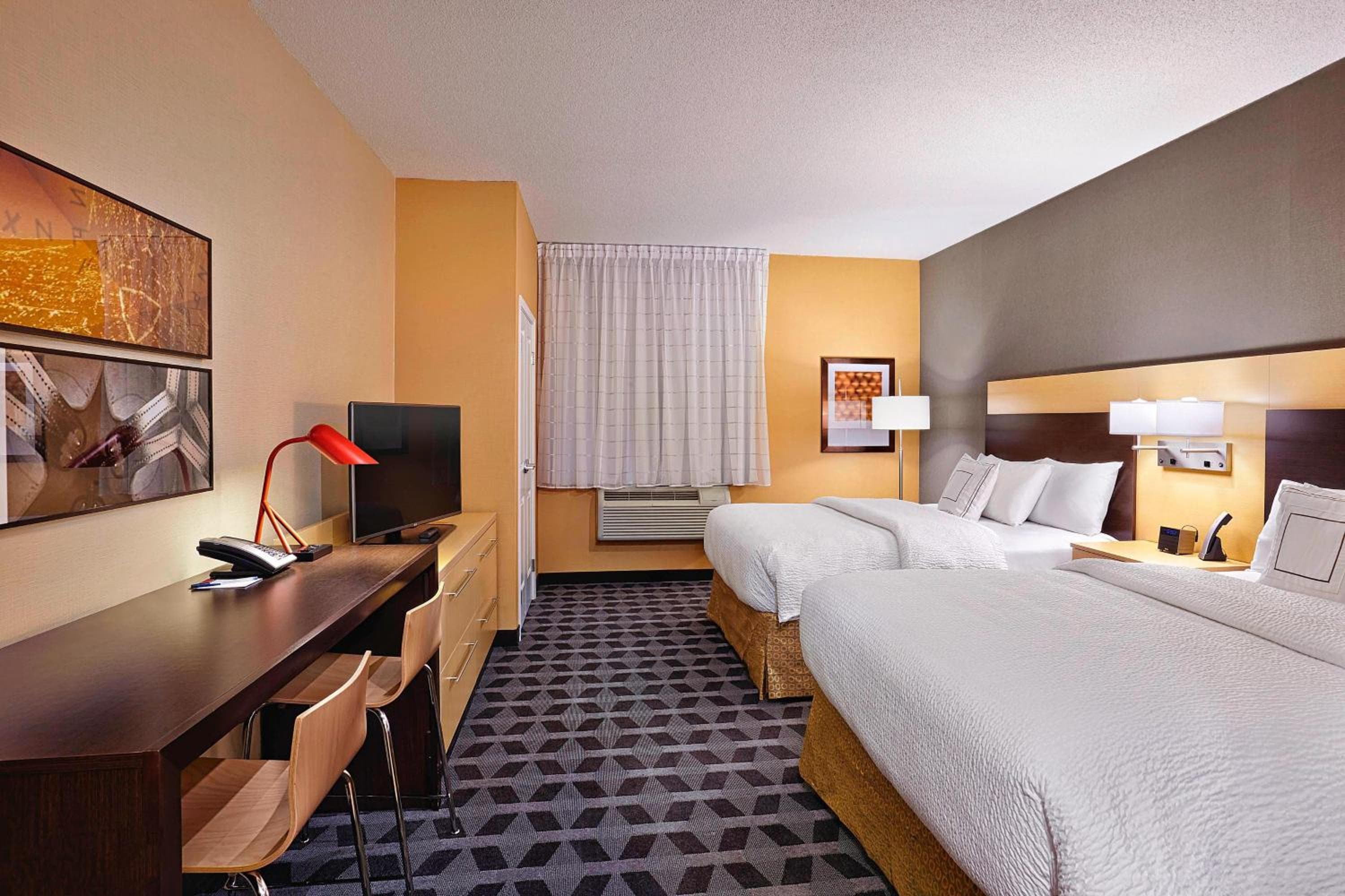 TownePlace Suites by Marriott London, London, photo 3