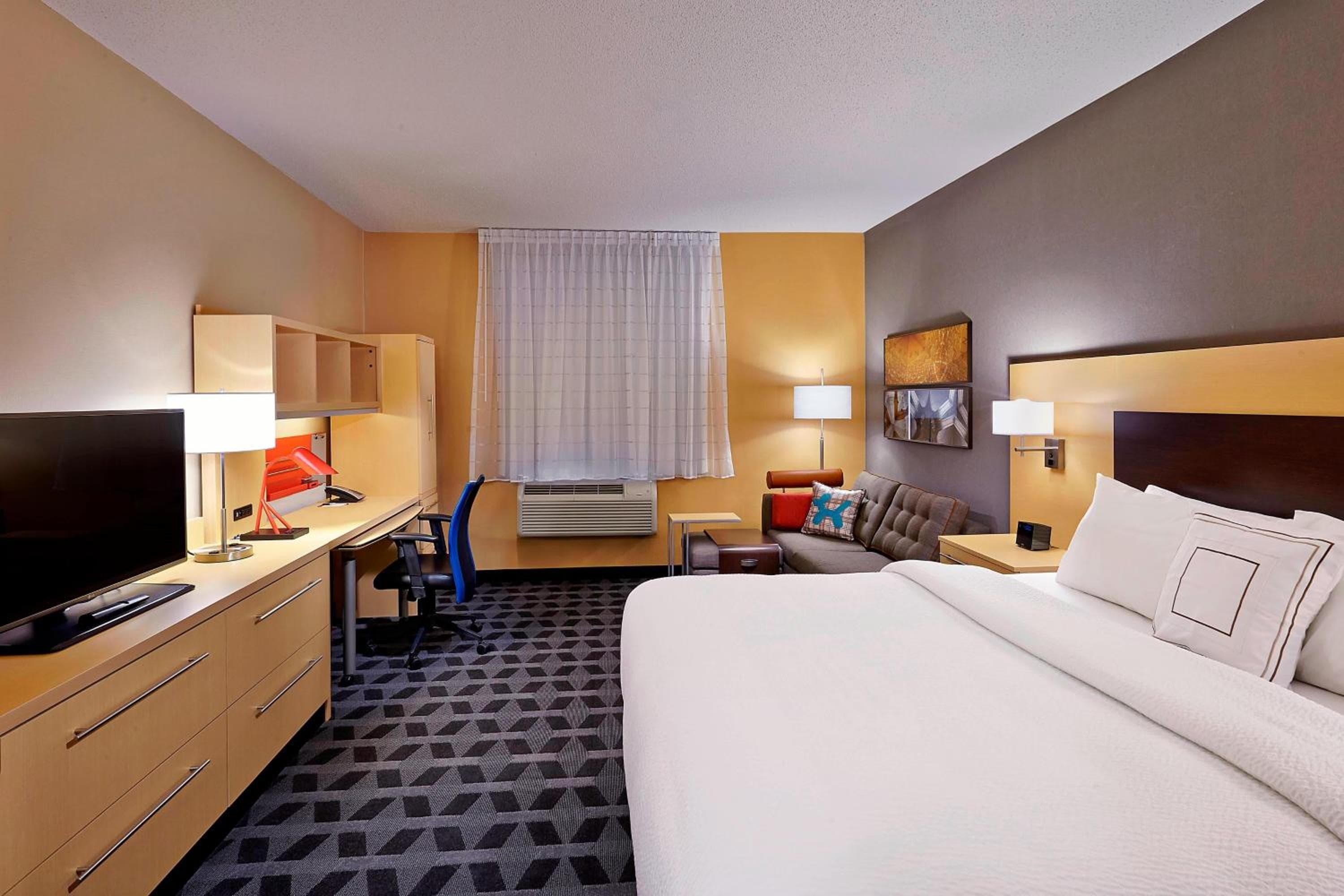 TownePlace Suites by Marriott London, London, photo 4