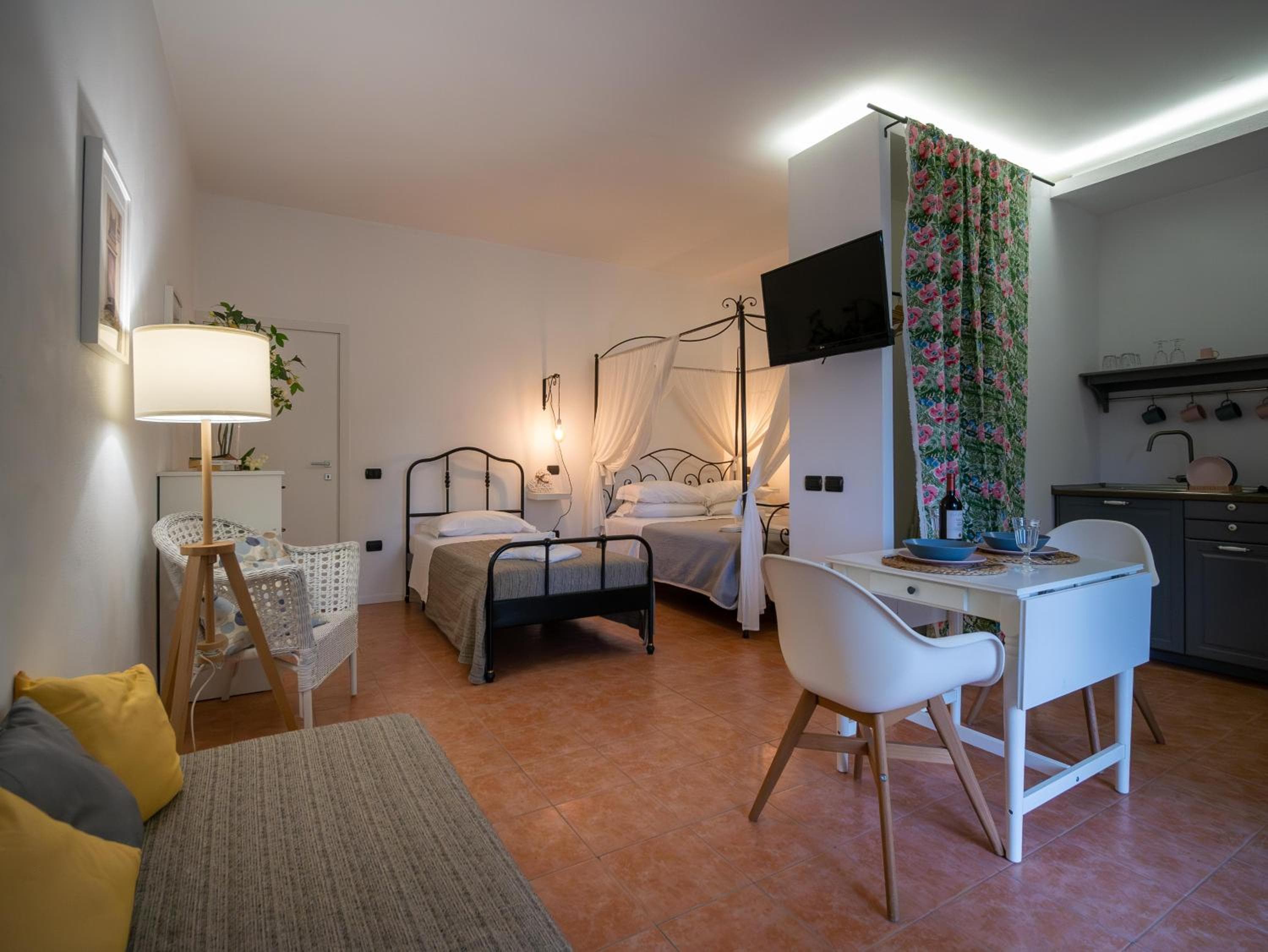 Locanda dei Sette Limoni - camere e residence, Vada, photo 2