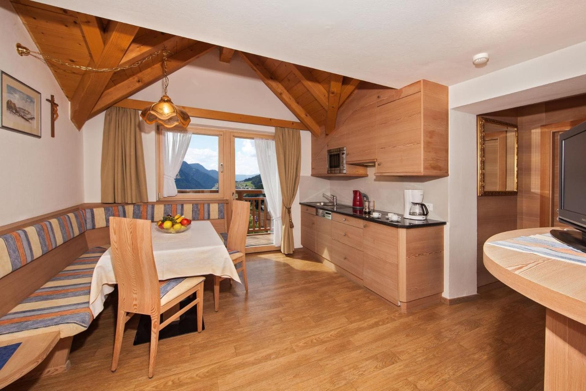 Aghel Suites & Apartments, Selva di Val Gardena, photo 2