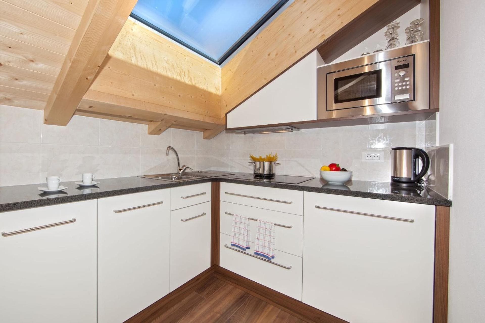 Aghel Suites & Apartments, Selva di Val Gardena, photo 5