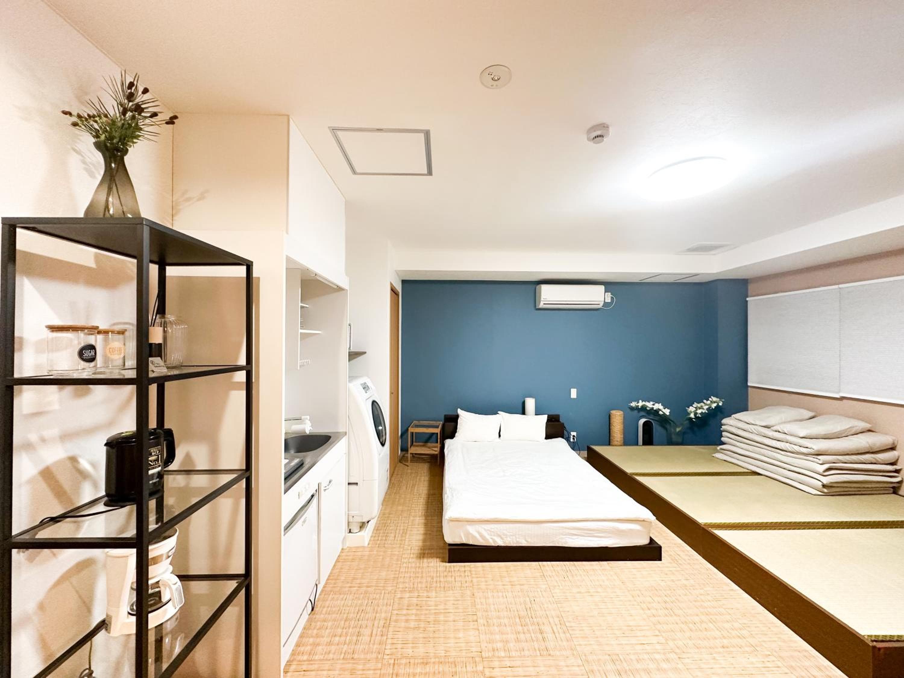 MGI Shinsaibashi Lift Design Apartment, Osaka, photo 4