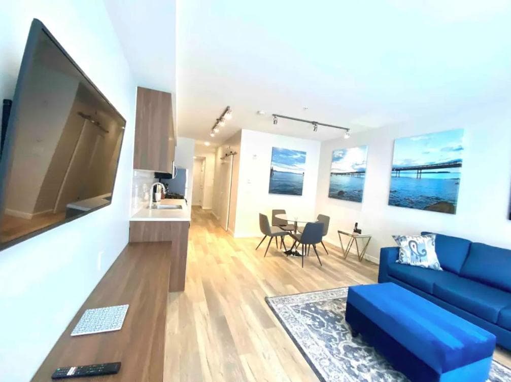 Perfect Brand New Condo In The Heart of Sidney, Sidney, photo 4