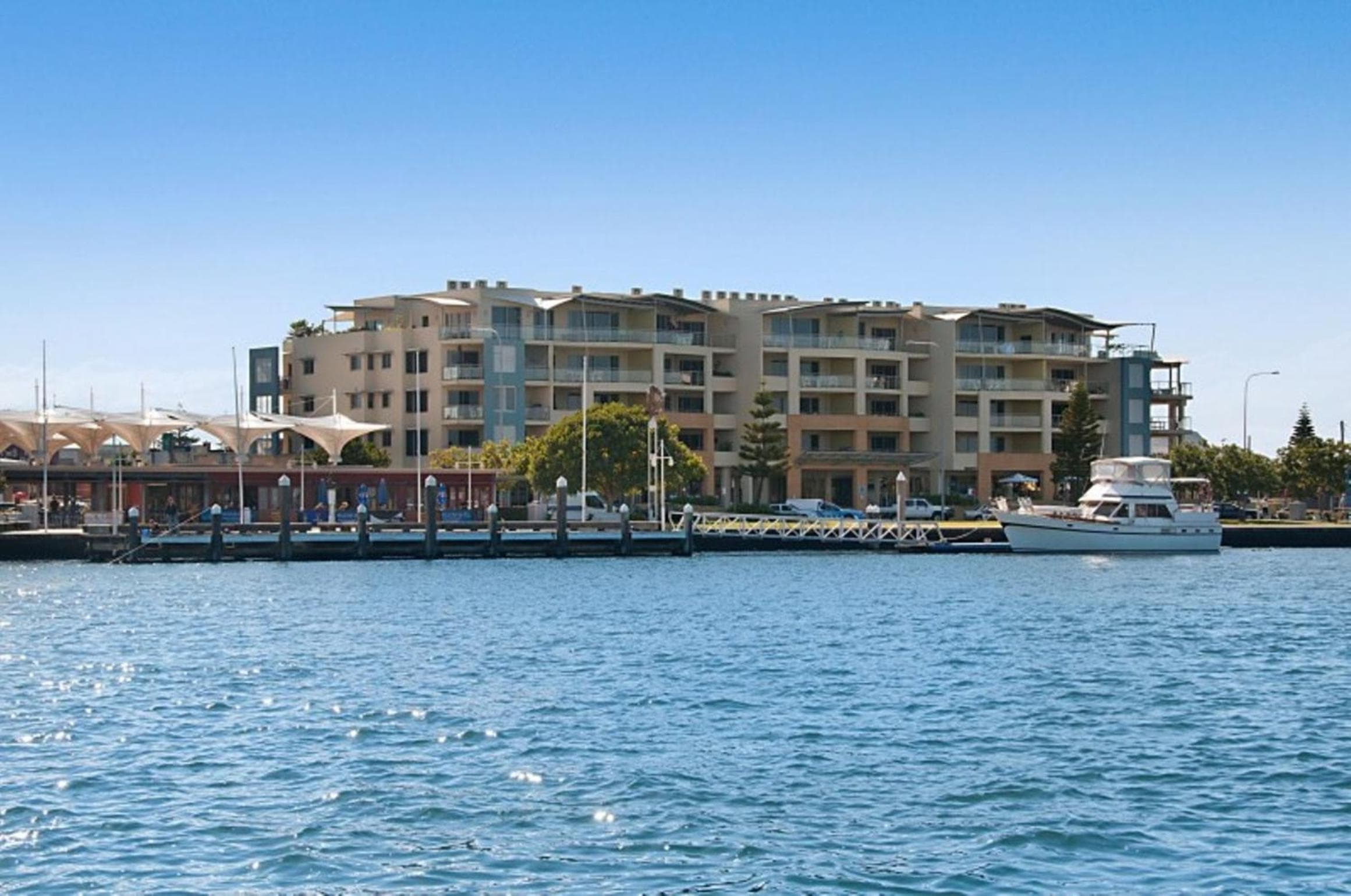 Riverside Apartments & Hotel, Ballina