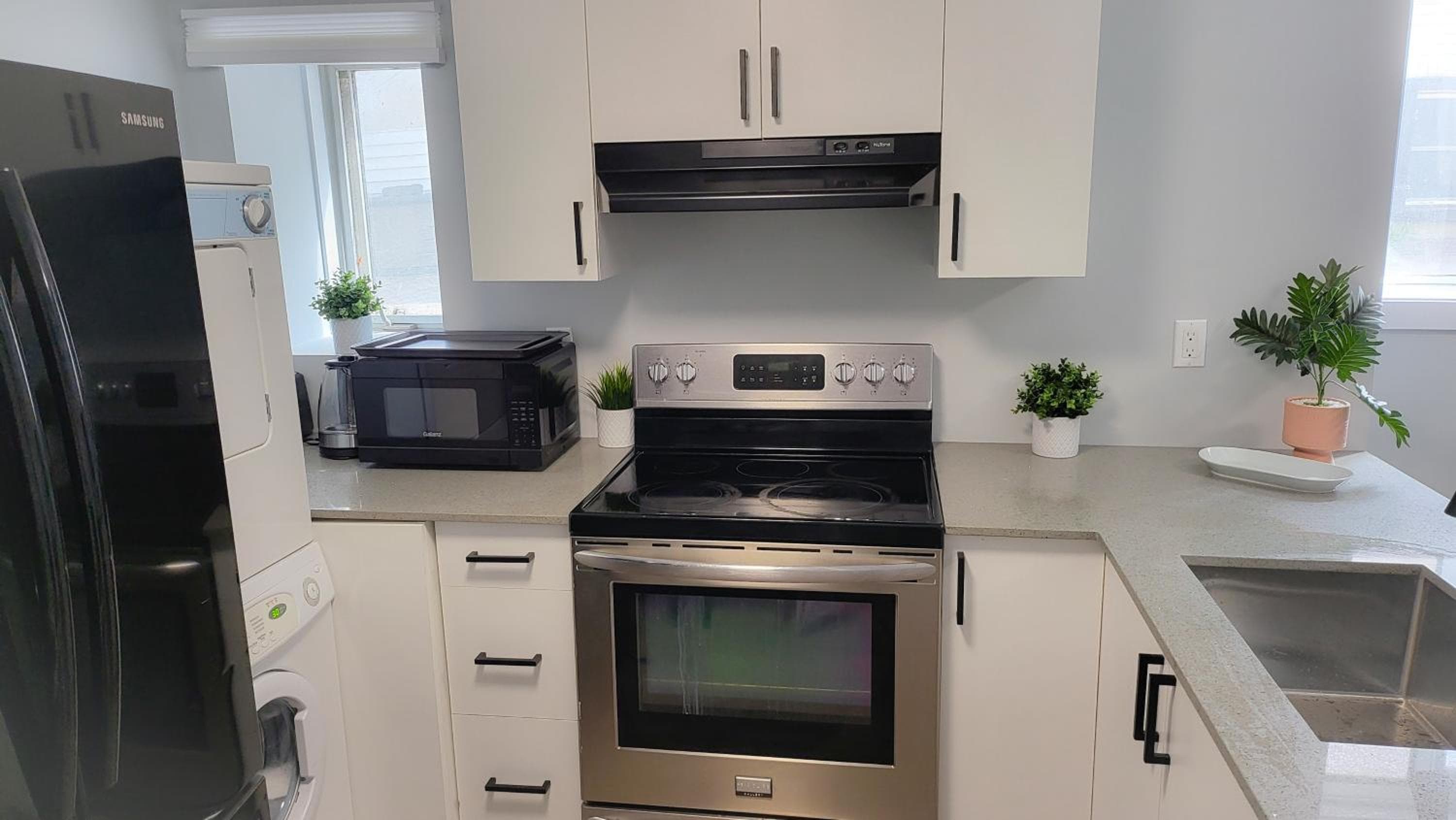 JstLikeHome - Serenity Suites & Guesthouse, Ottawa, photo 2