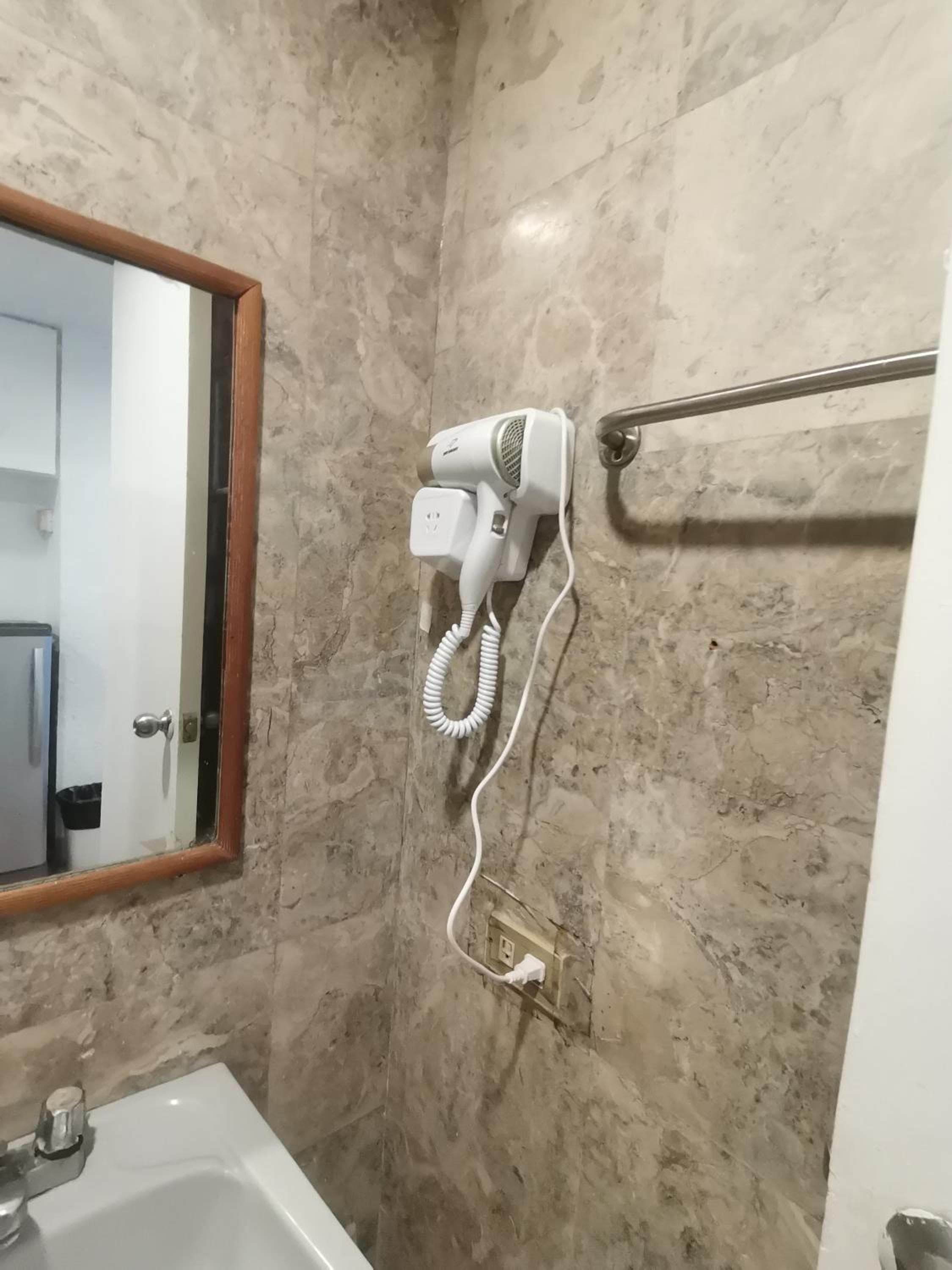 warm makati, Manila, photo 2