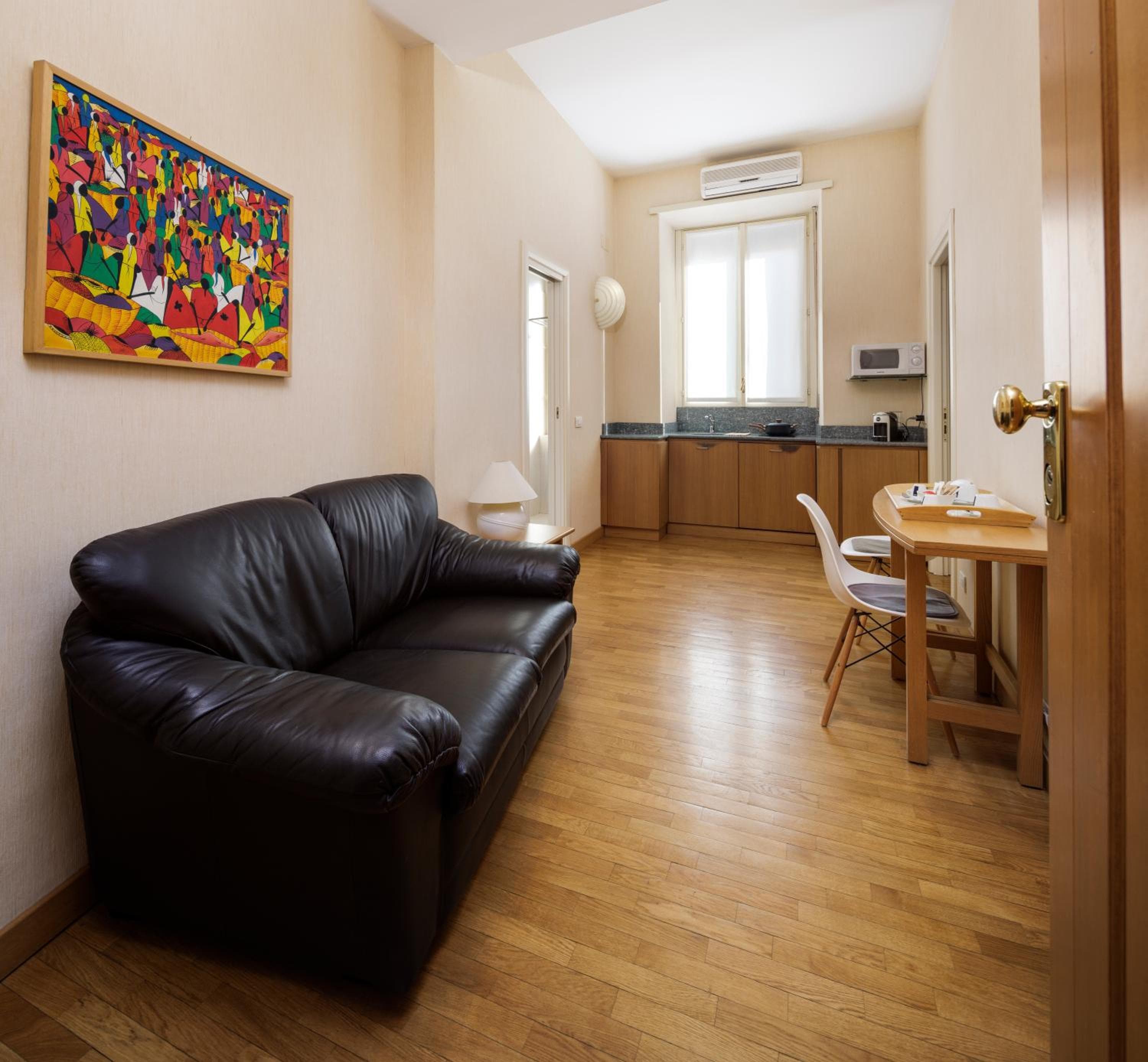 Dynasty Suites Downtown Apartments, Turin, photo 3