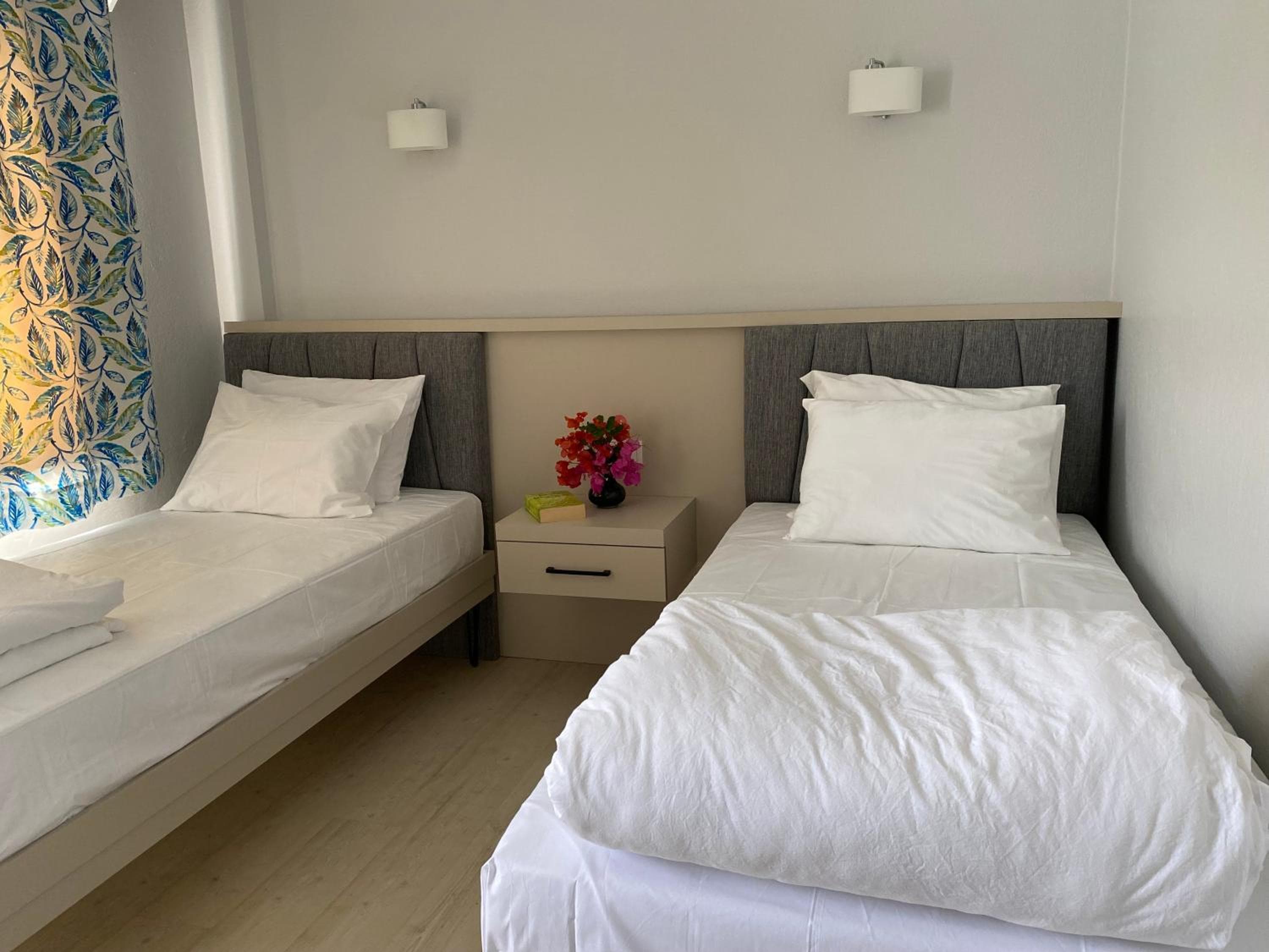 Merve Apartments, your home from home in central BODRUM, street cats frequent the property, not all apartments have balconies , ground floor have terrace w, Bodrum City, photo 3