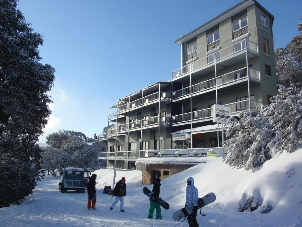 Cedarwood Apartments, Falls Creek