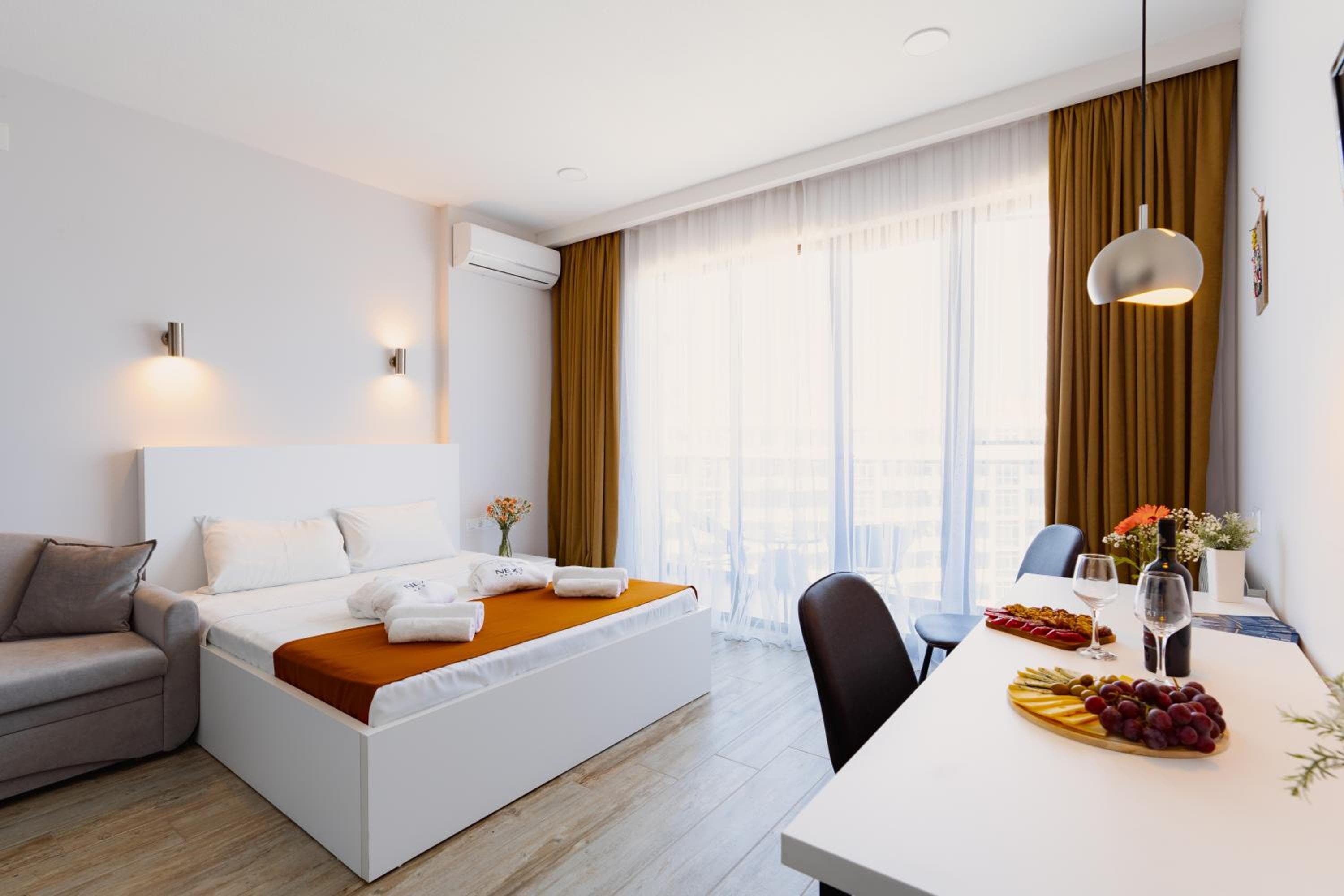 Next Orange Aparthotel OFFICIAL, Batumi, photo 6