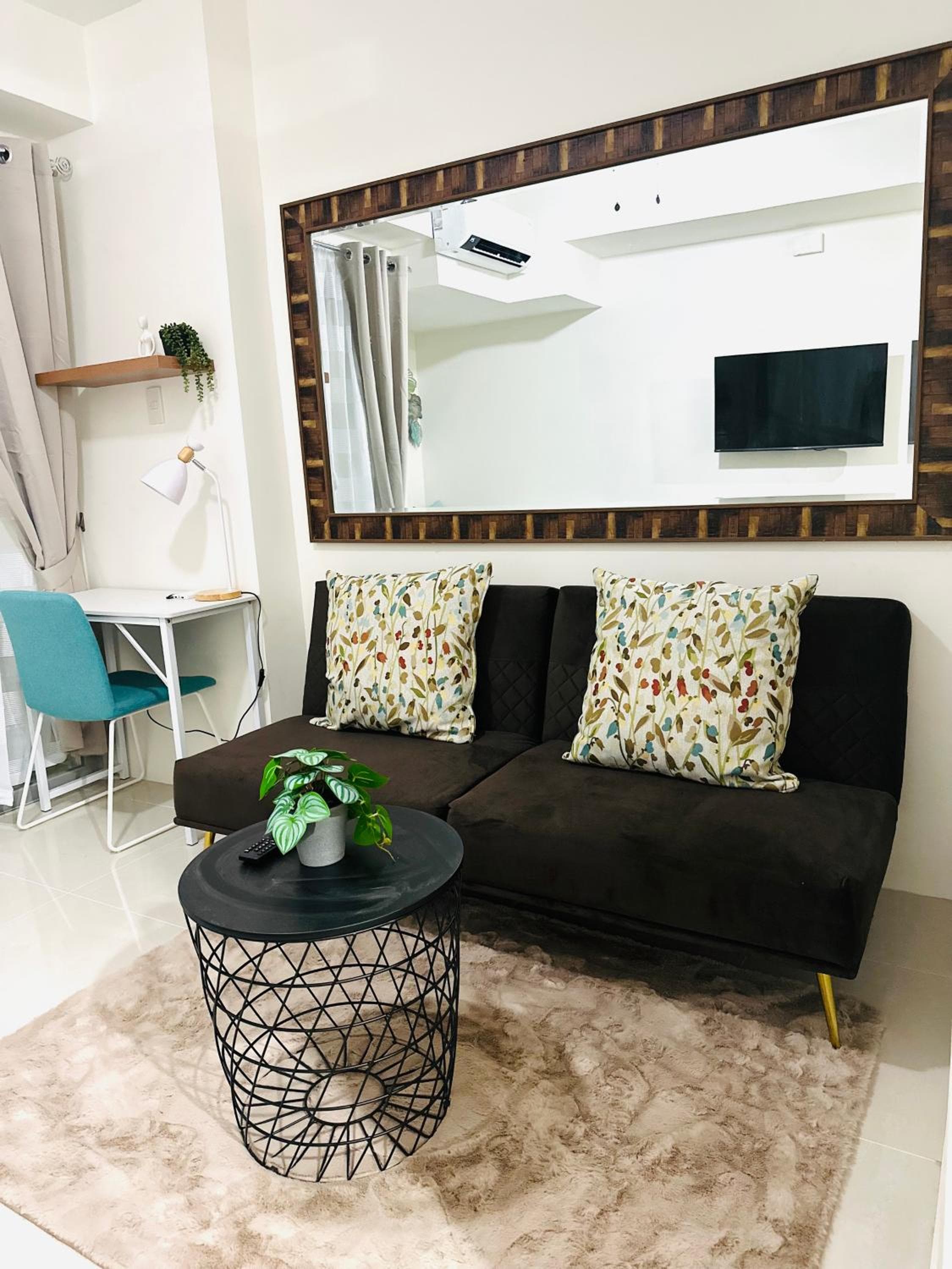 Lengs Place 2 - Studio with Balcony at Inspiria Condo, Beside Abreeza Mall, Davao City, photo 2