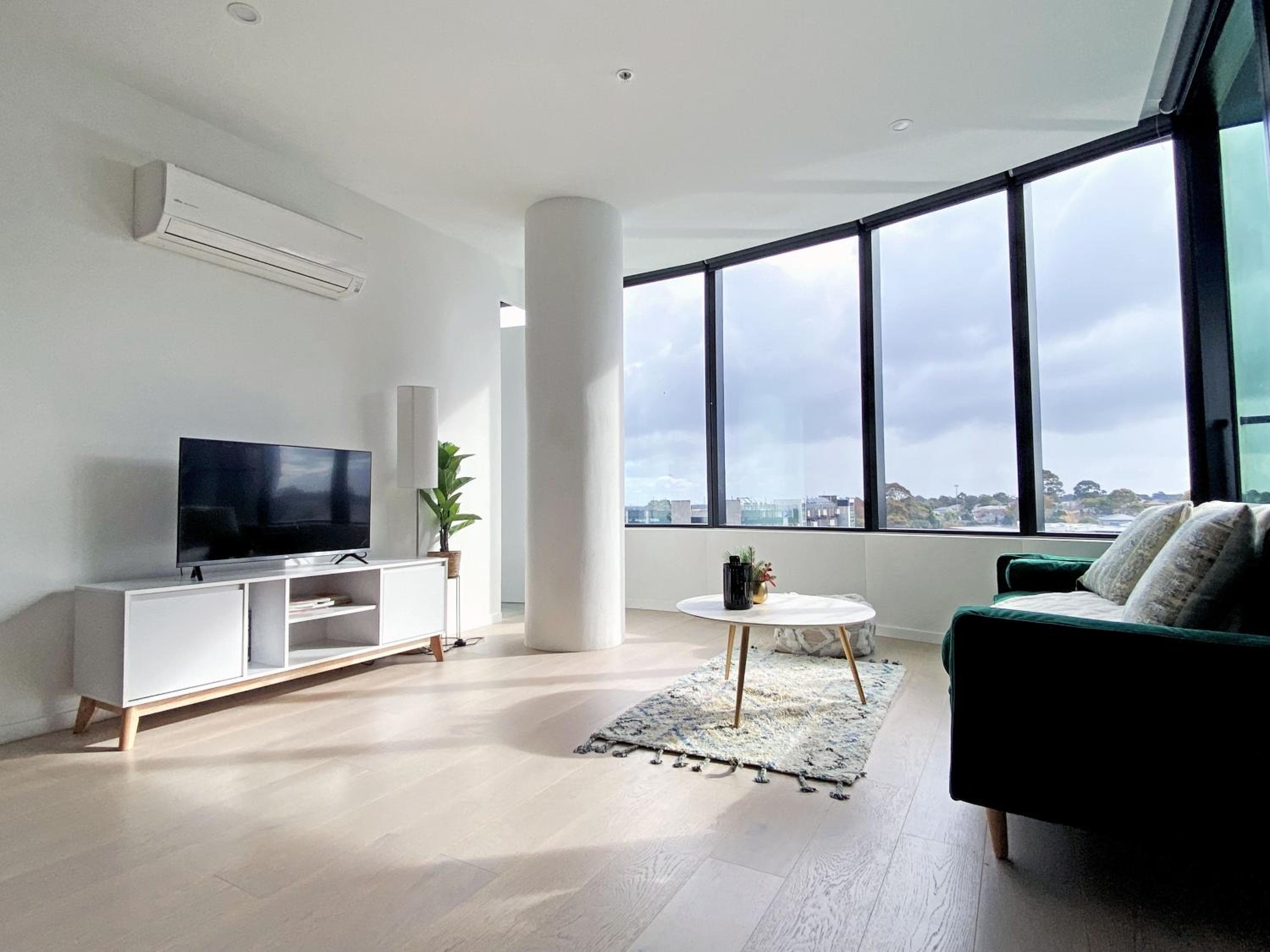 SkyGarden Luxury Condo The Glen by Live Local, Glen Waverley, photo 5