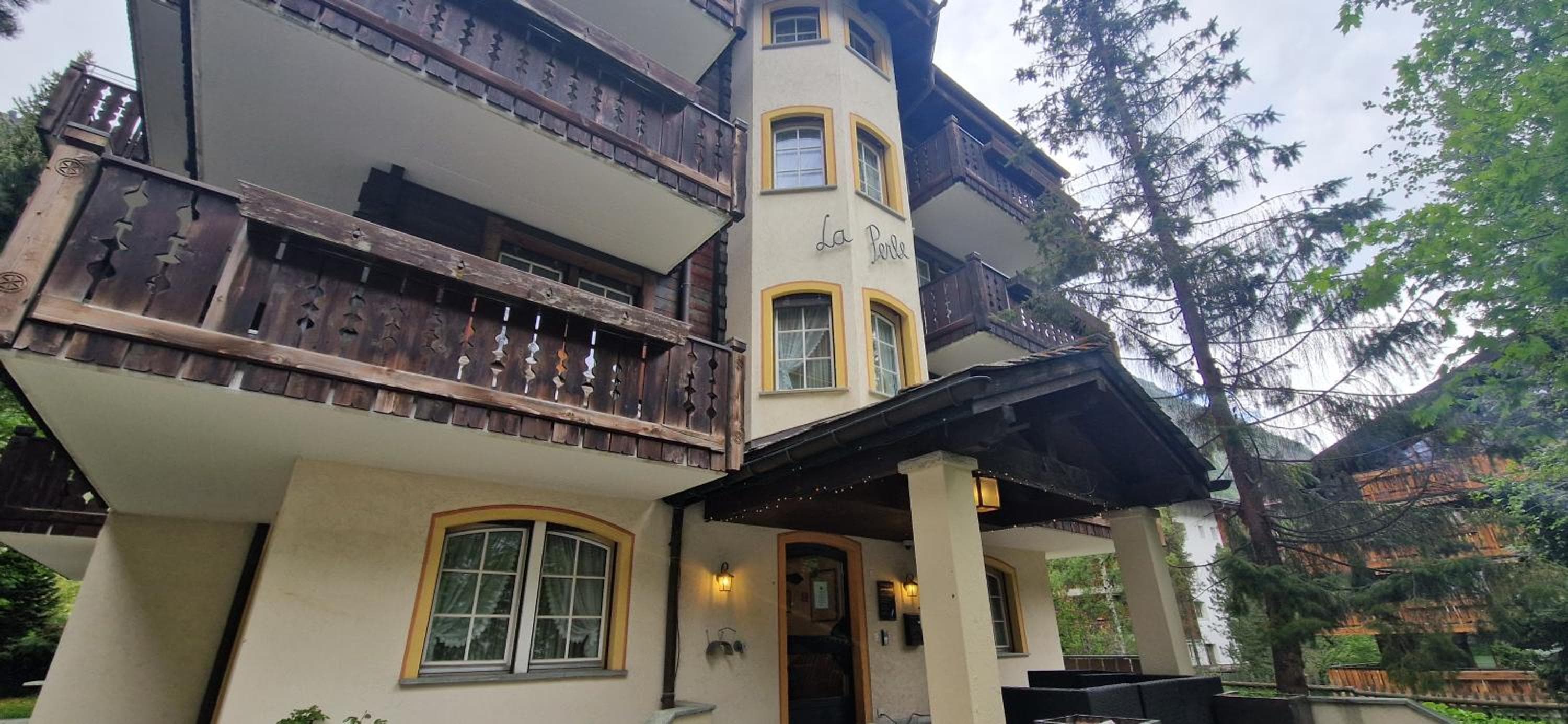LaPerle Apartments & Spa Access at Alpen Resort, Zermatt