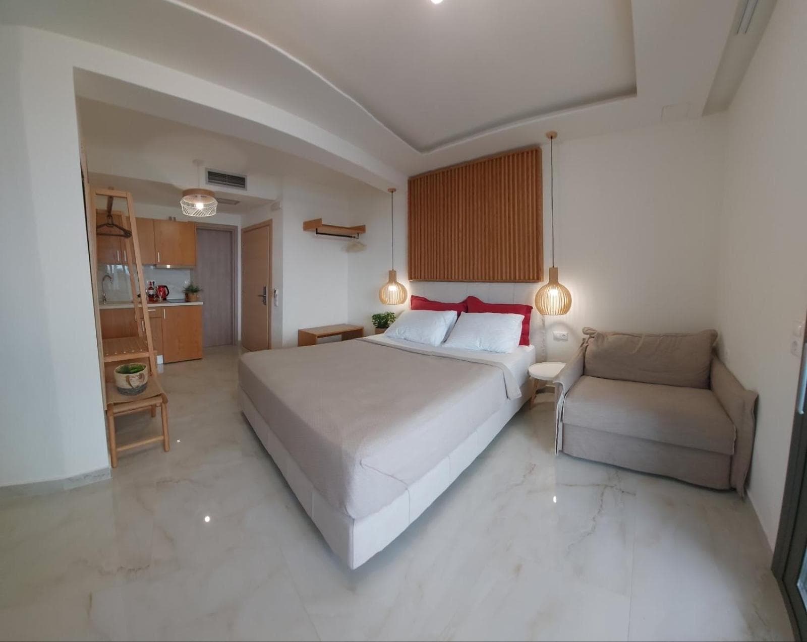 Wide Blue Luxury Boutique Suites, Neos Marmaras, photo 3