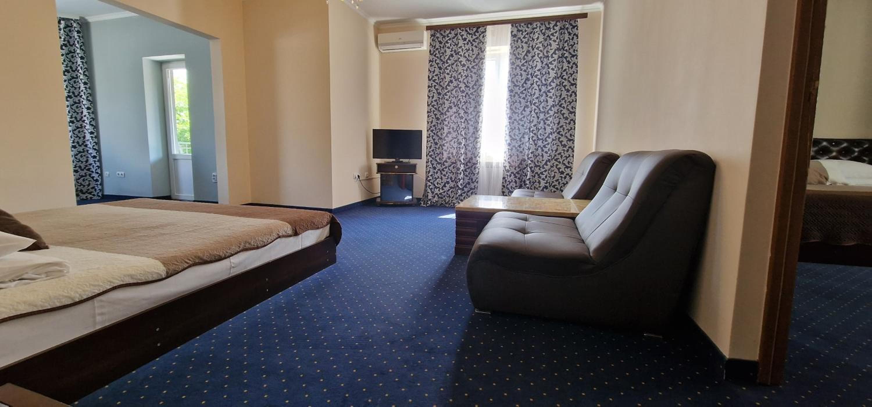 Chernivtsi Apartments, Chernivtsi, photo 2